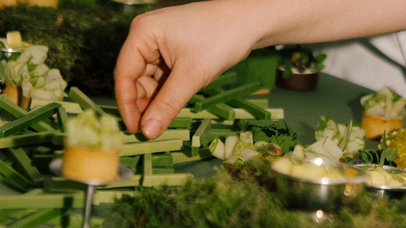 BrasserieCuvillies F B 6HandsDinner