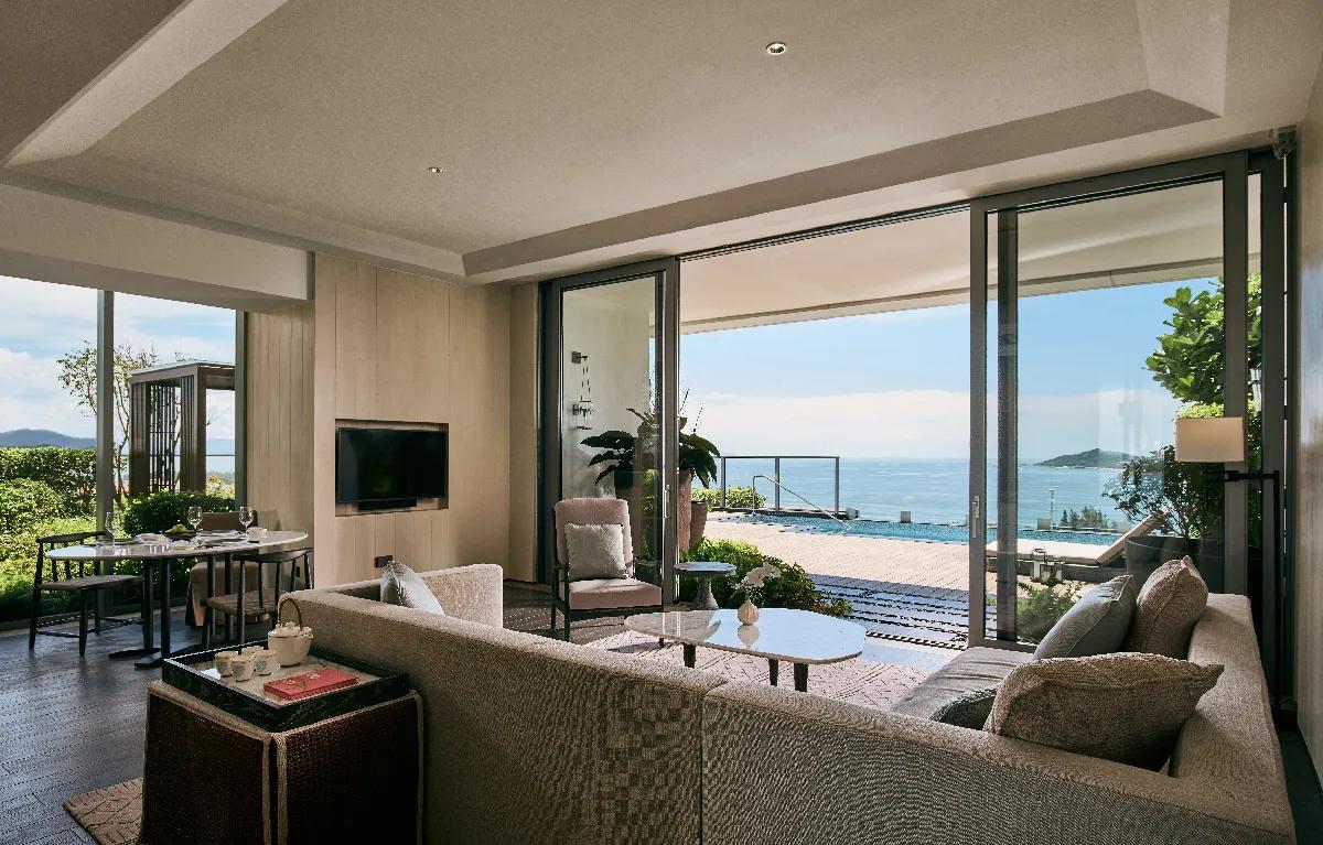 Panoramic Ocean View Pool Suite Living Room