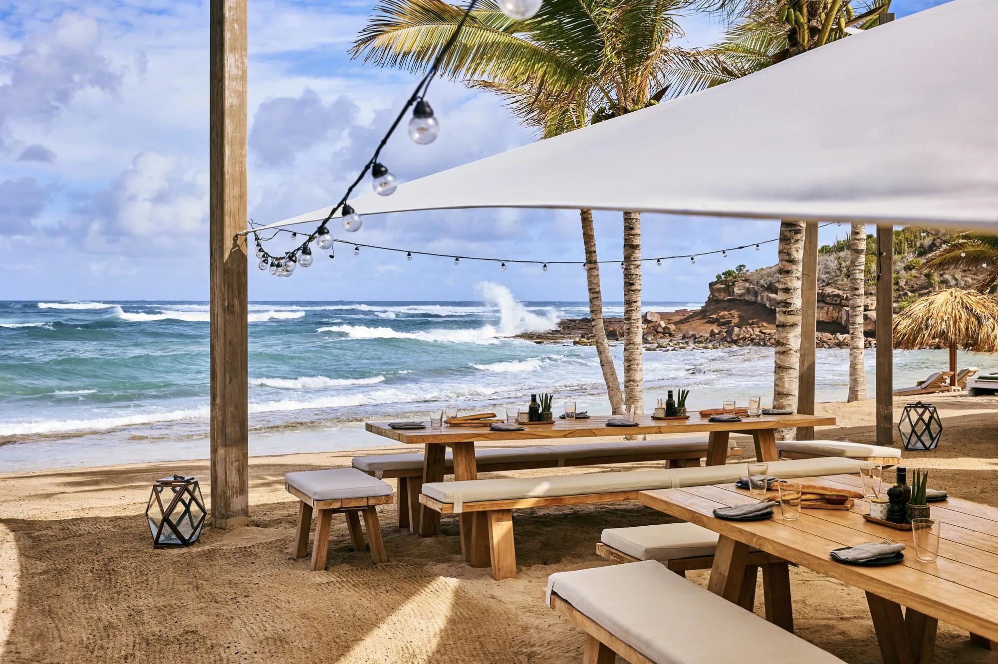 events dining feetinthesand day angle