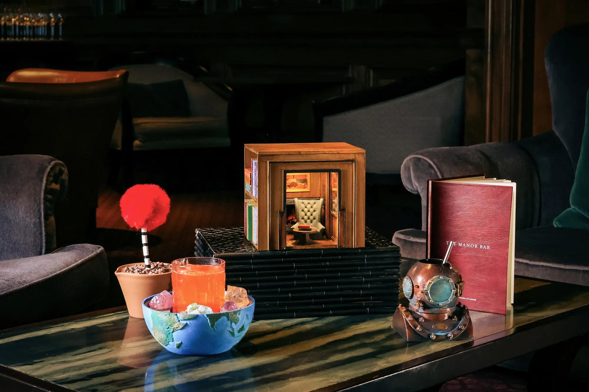 Facilities Food-and-beverage ining ManorBar Vol4 TylerZielinski