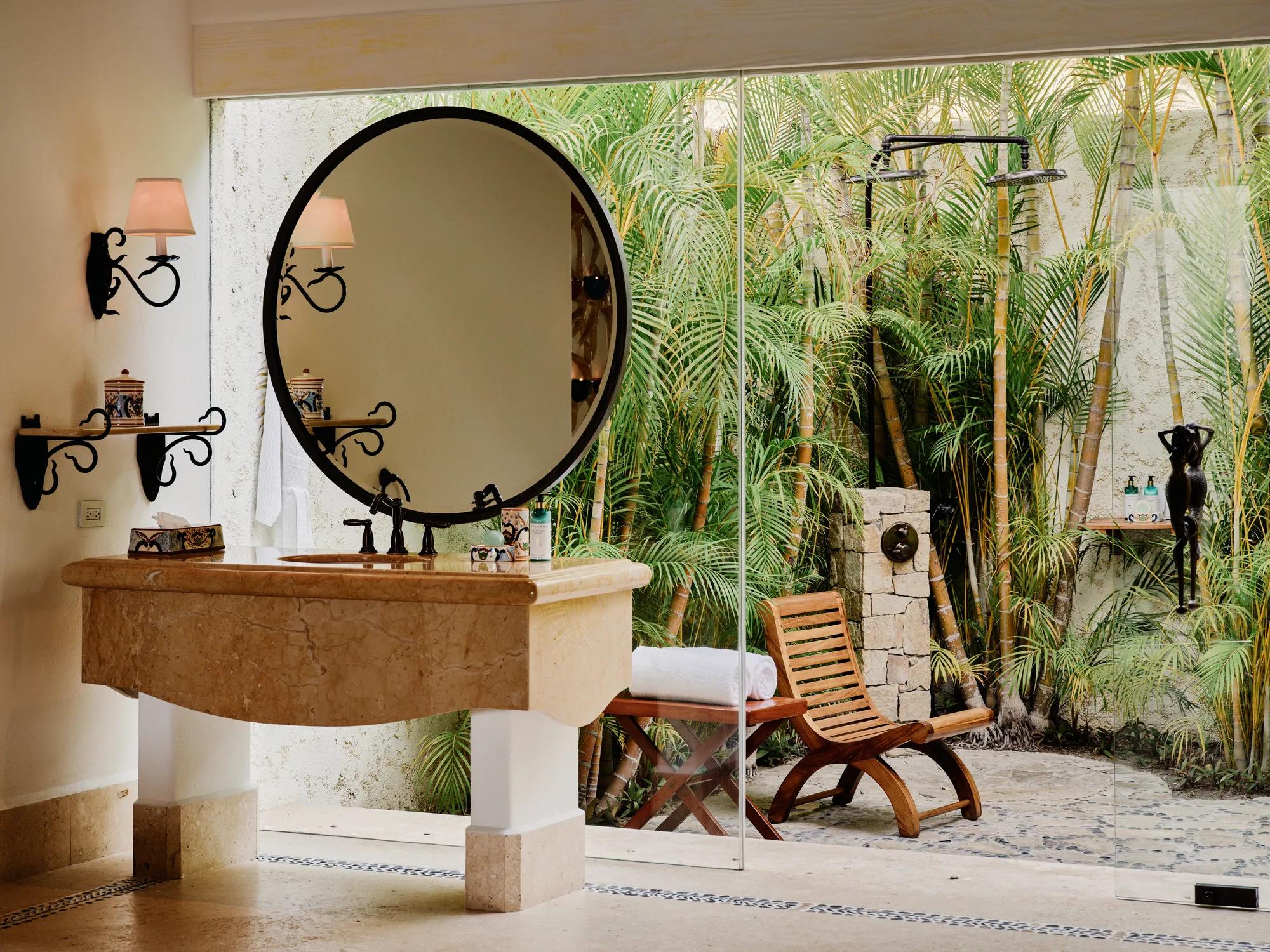 Facilities Room Signature Villa Beachfront MasteEn Suite 3