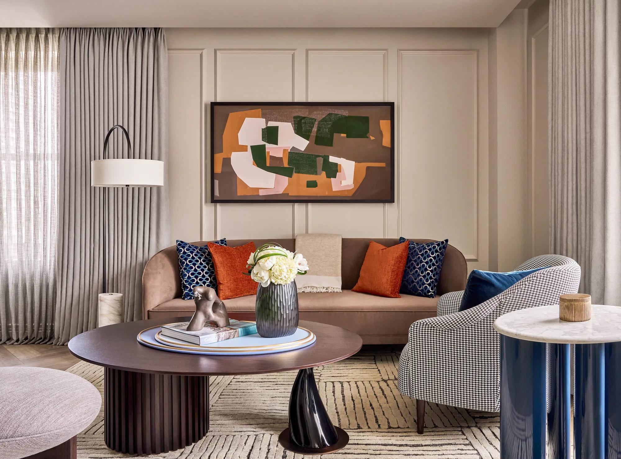 ExecutiveKingSuite_Livingroom