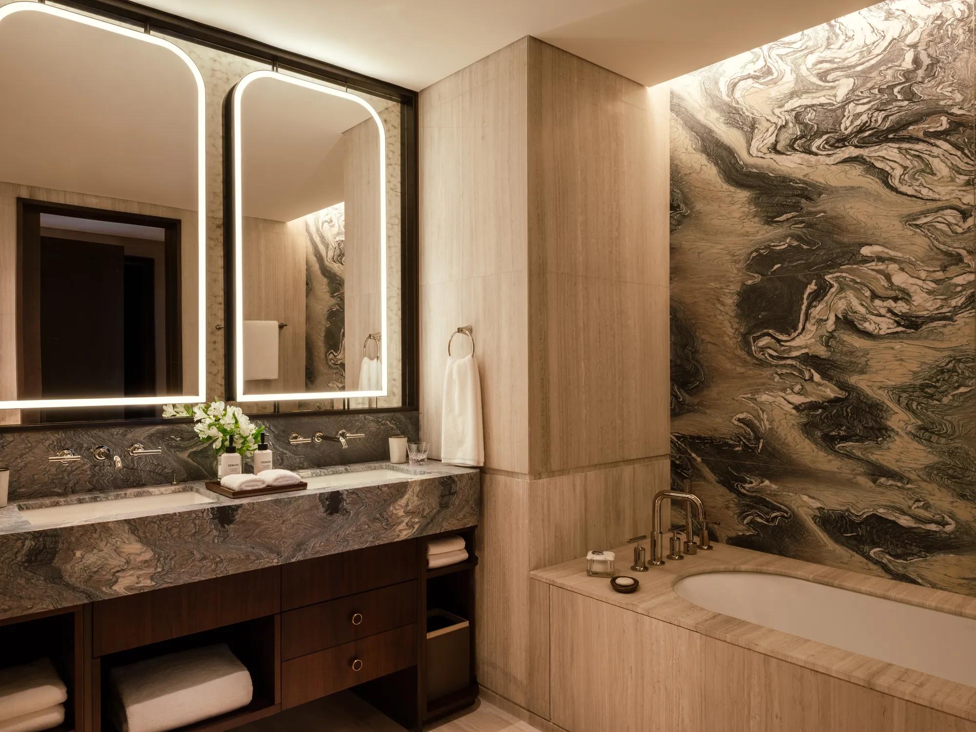 Apartment 1Bedroom Bathroom 1825