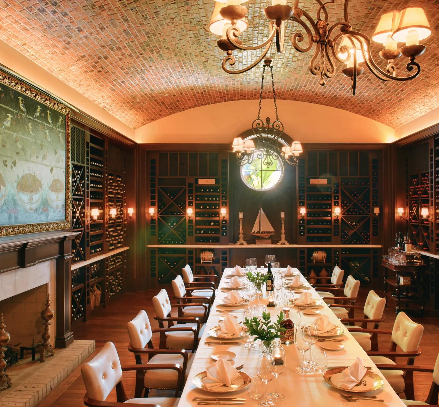 Facilities MeetingsEvents DiningRoom RumRoom 1