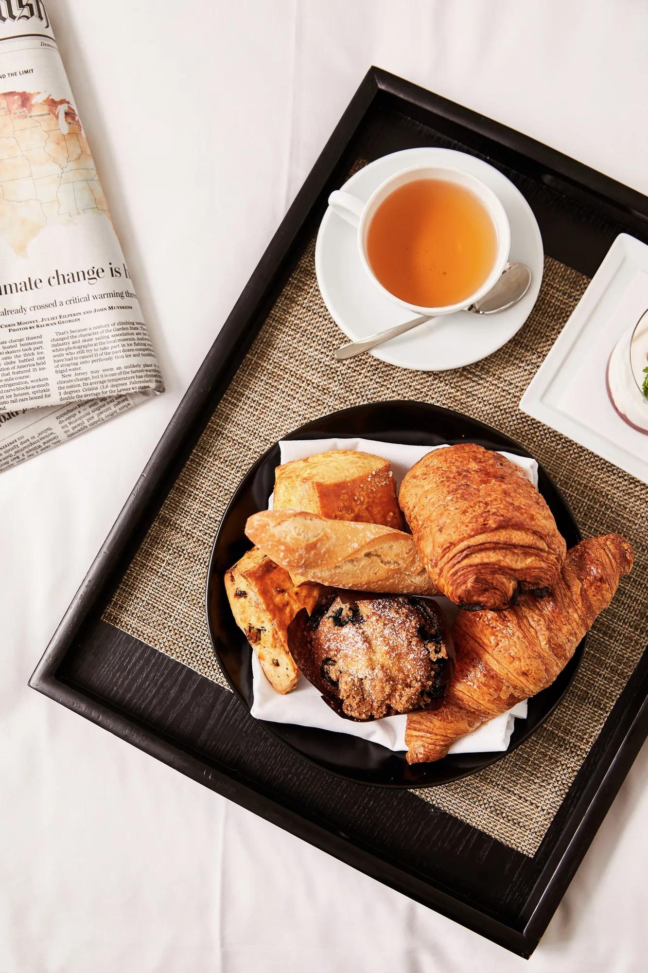 In Room Dining Nico Schinco 2019-4