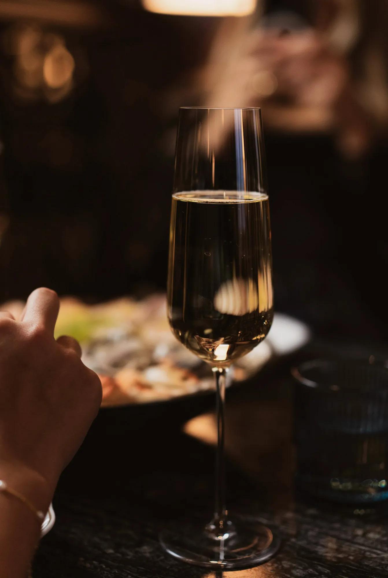 1927 Lounge_Glass of champagne