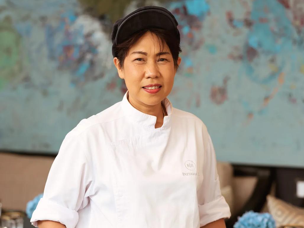 Associates Senior-Sous-Chef Mama-Bua