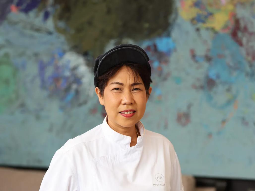 Associates Senior-Sous-Chef Mama-Bua