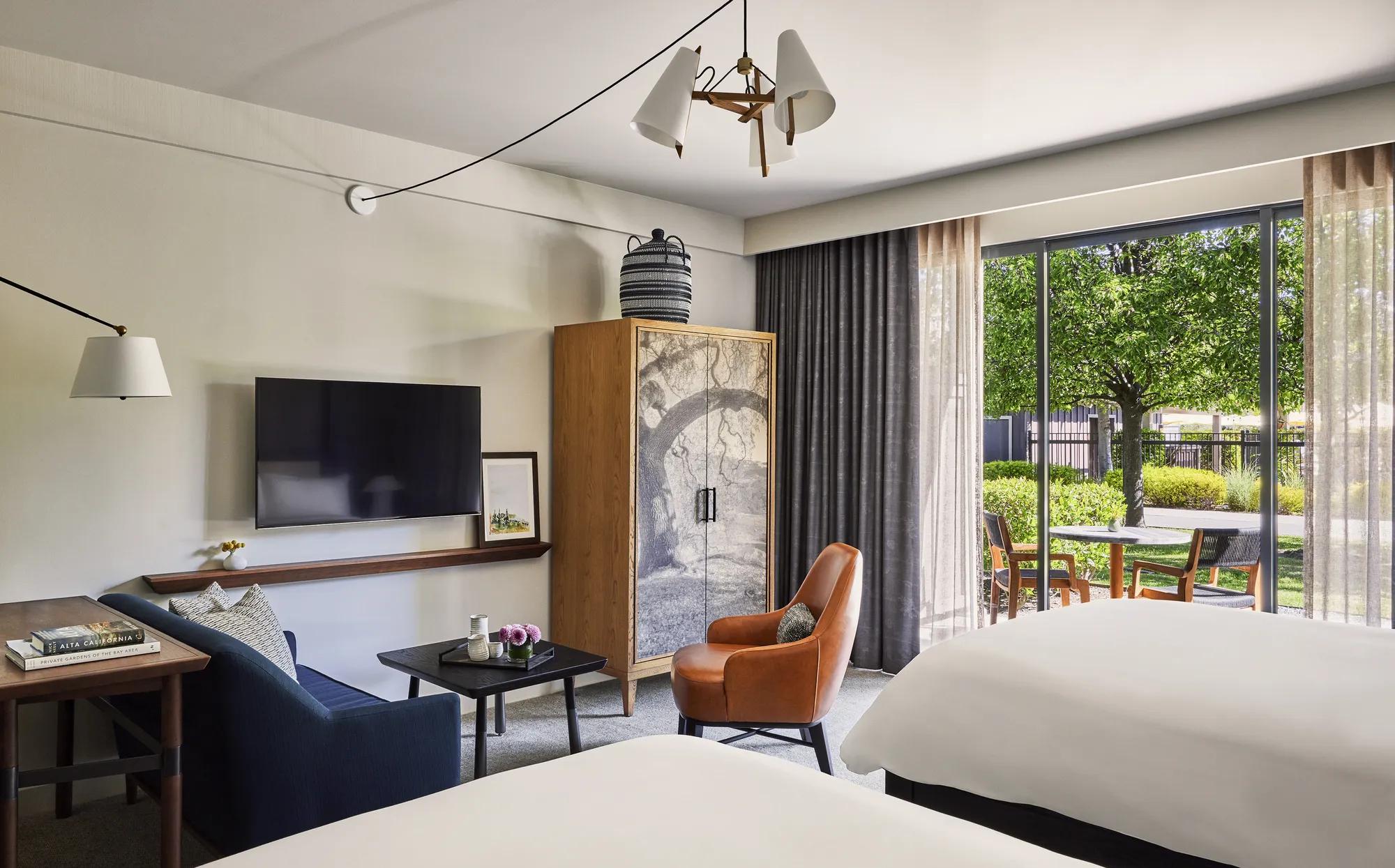 Accommodations Deluxe Queen Queen