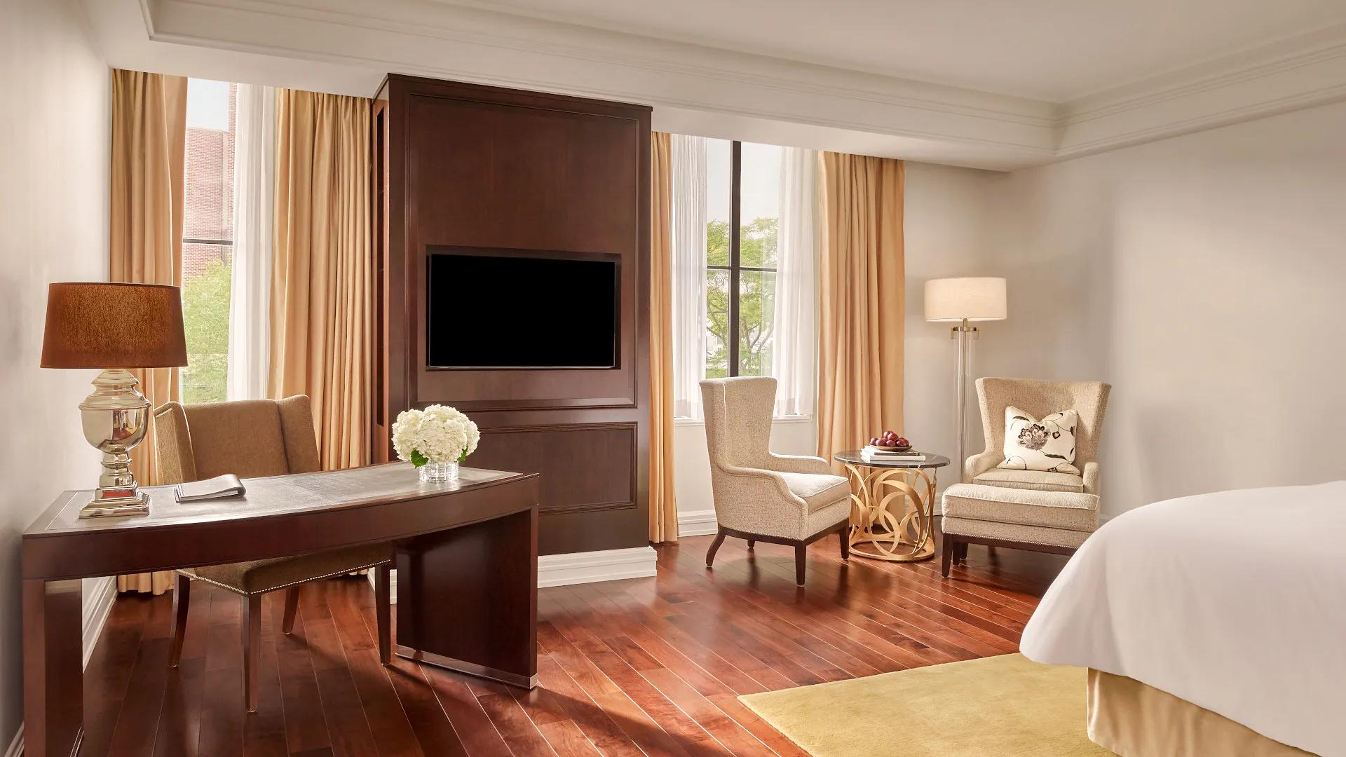 Facilities Room RoomType Deluxe King RM504 2