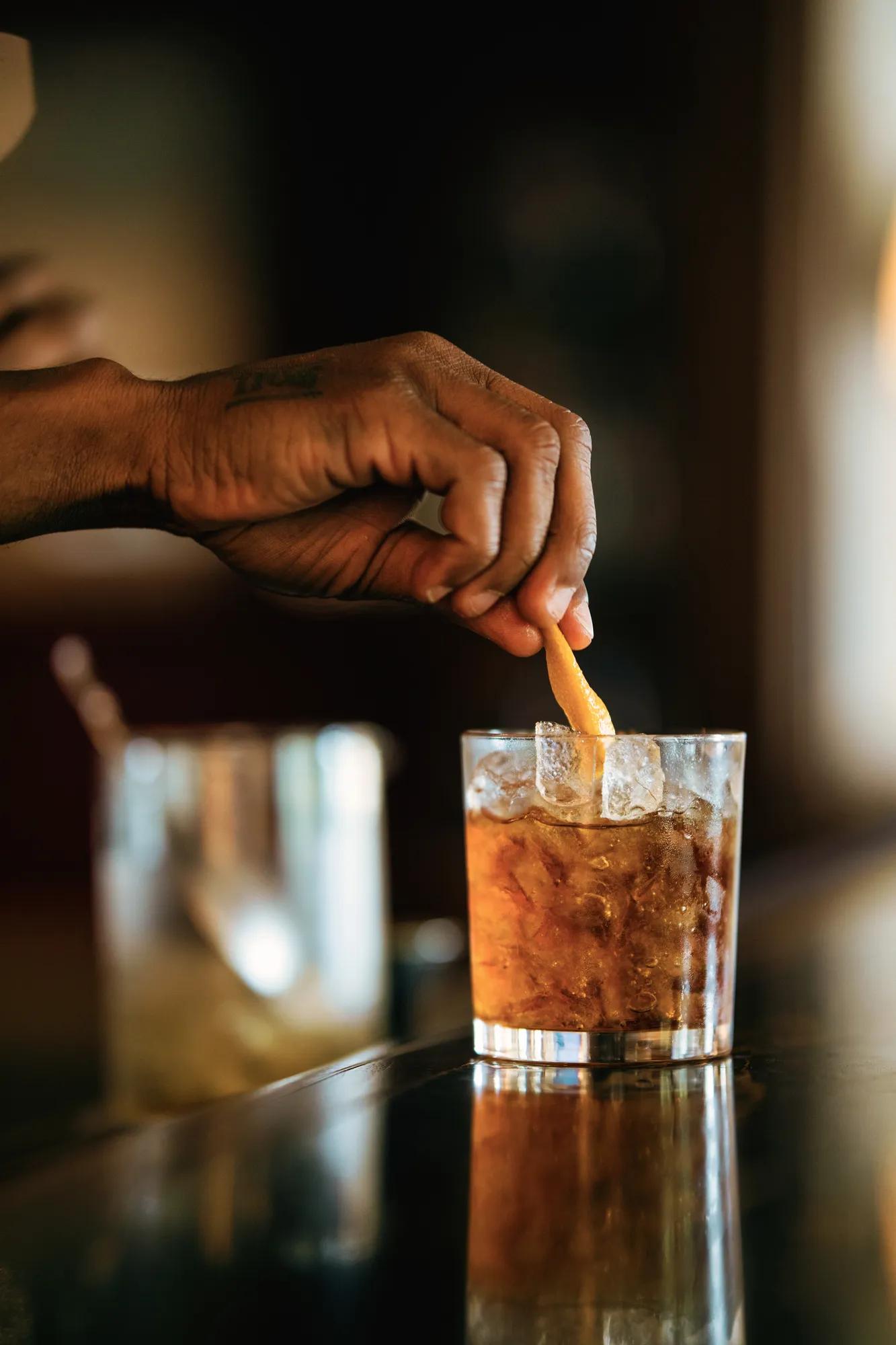 FB Bar TuckersBar OldFashioned