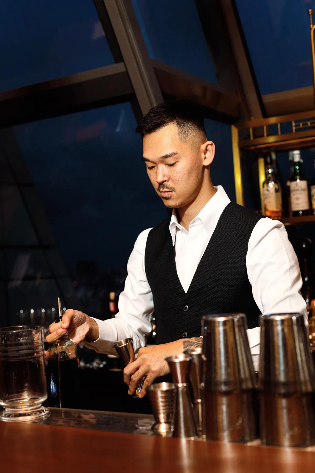 Dining Lennon-s KT-Lam-1