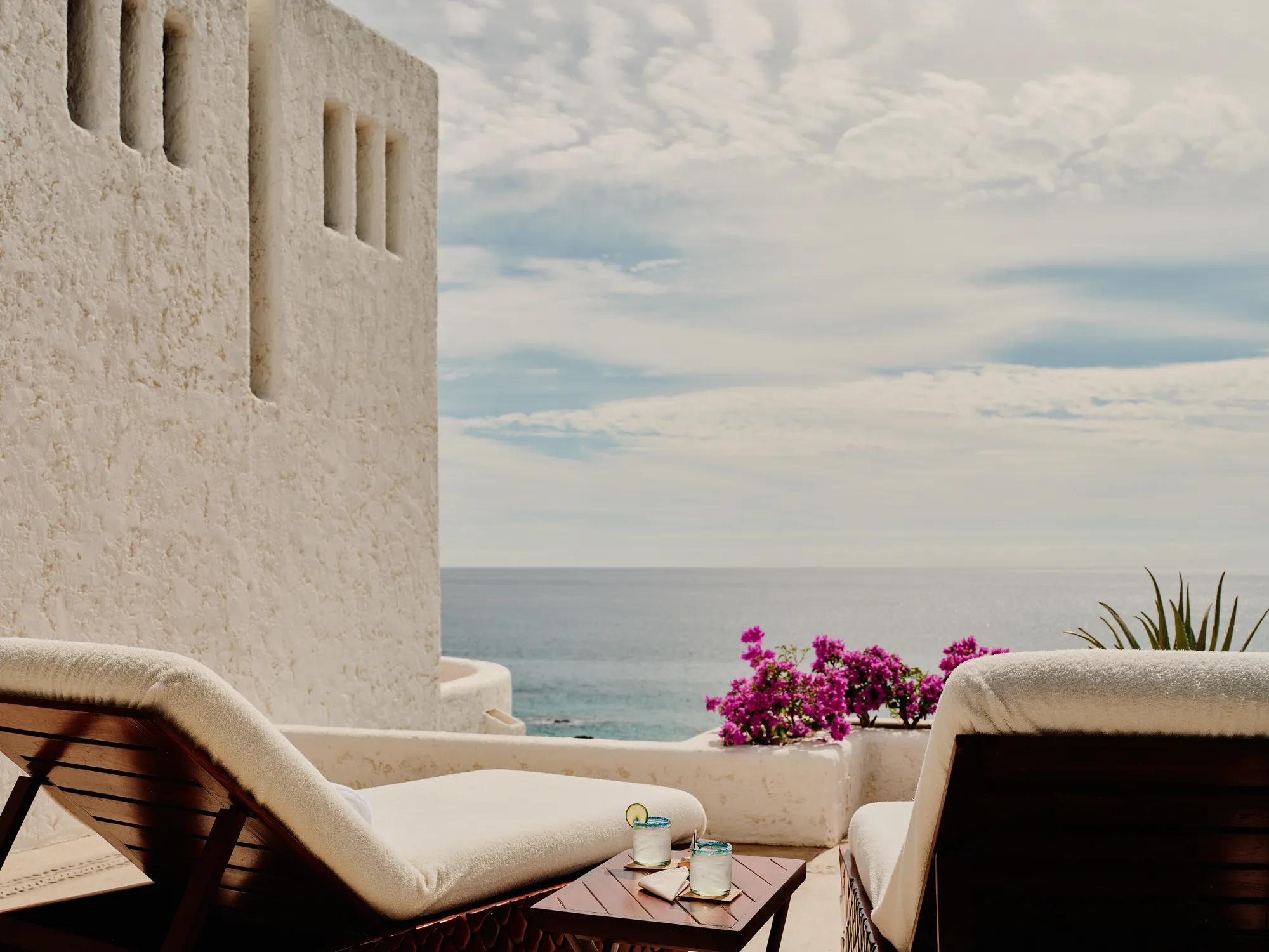 Oceanview Oceanfront Rooftop Terrace Junior Suite 3