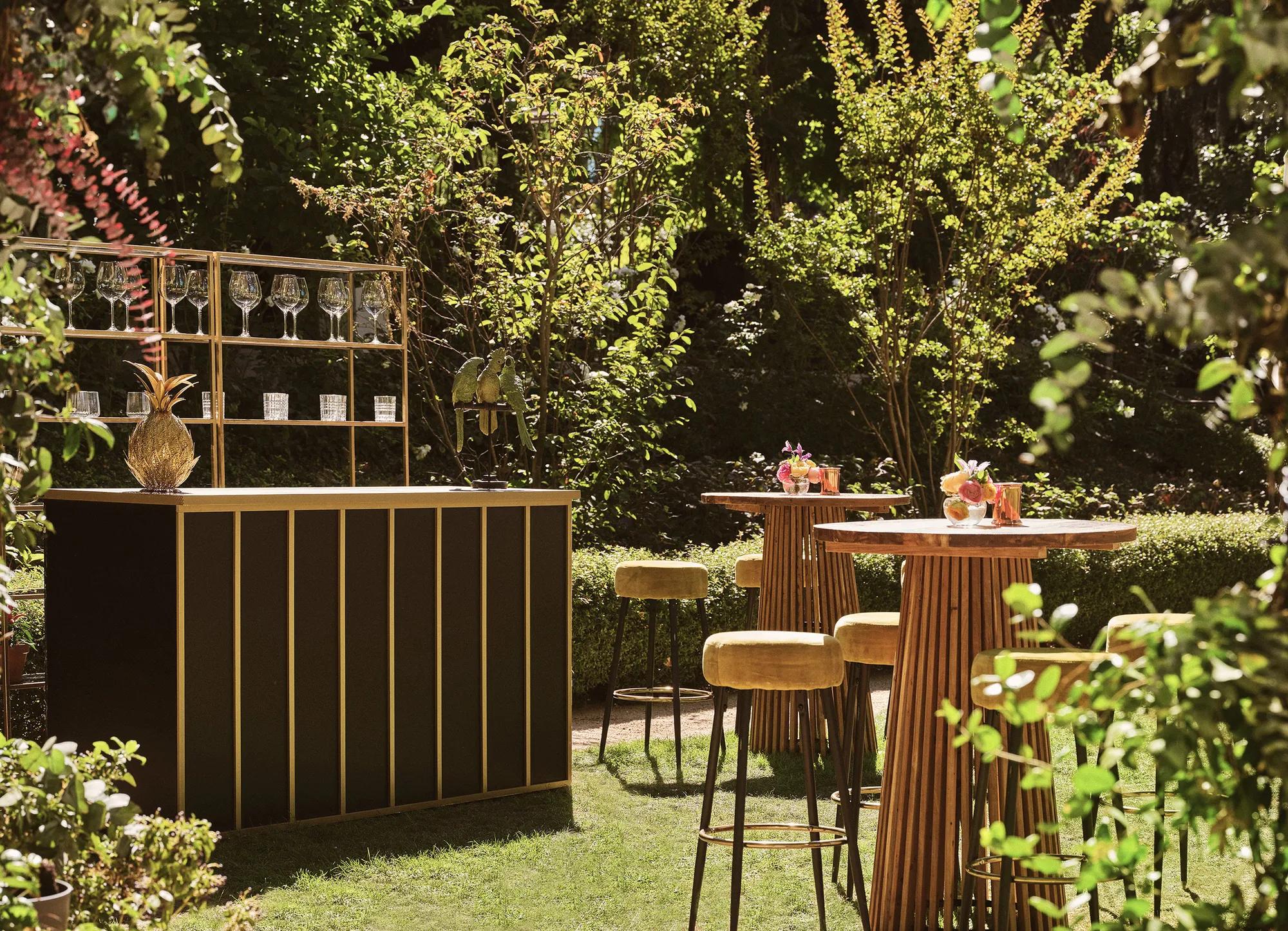 wedding setup in the gardens 