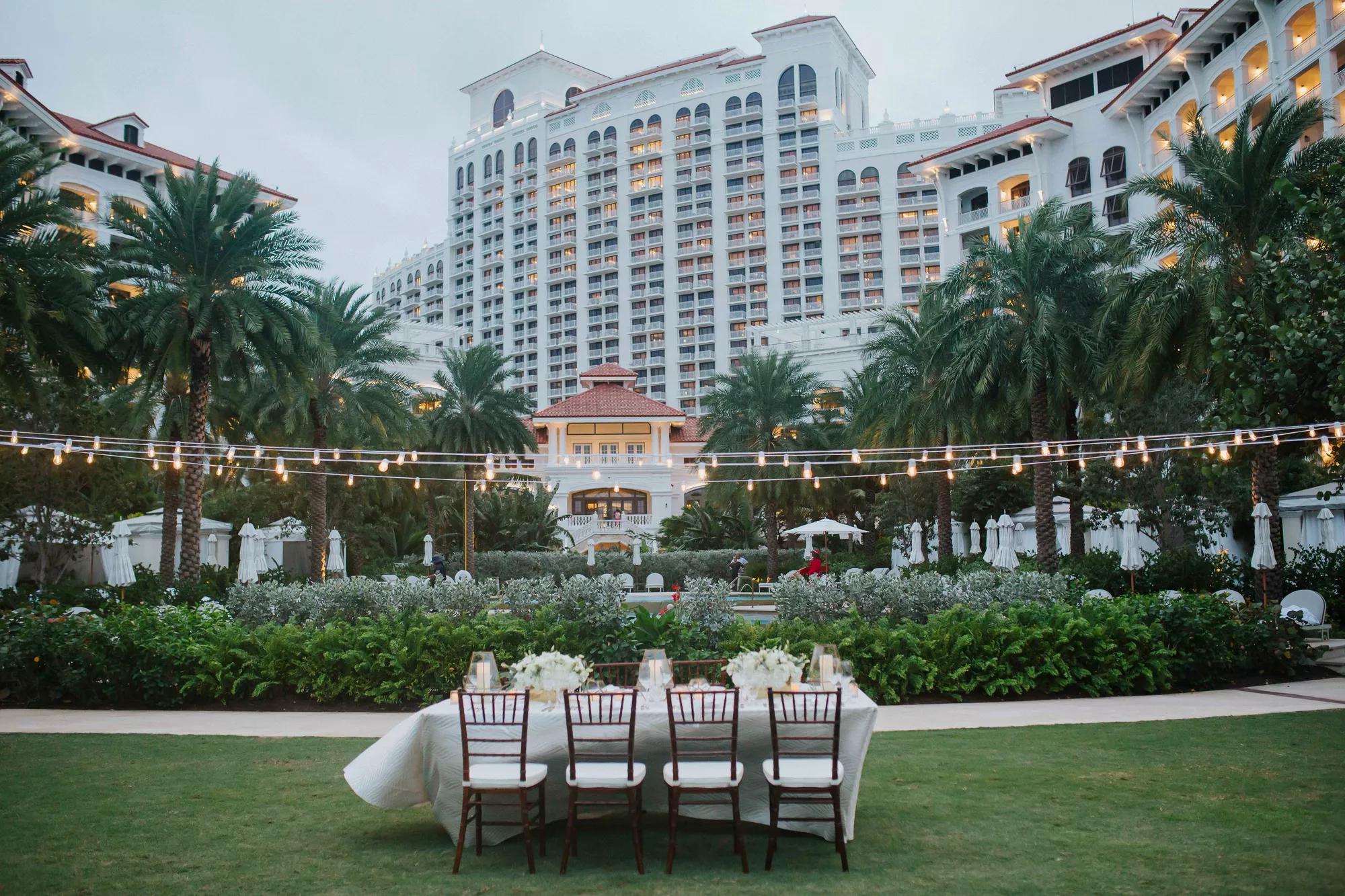 PublicSpaces Lifestyle Pools Daybeds