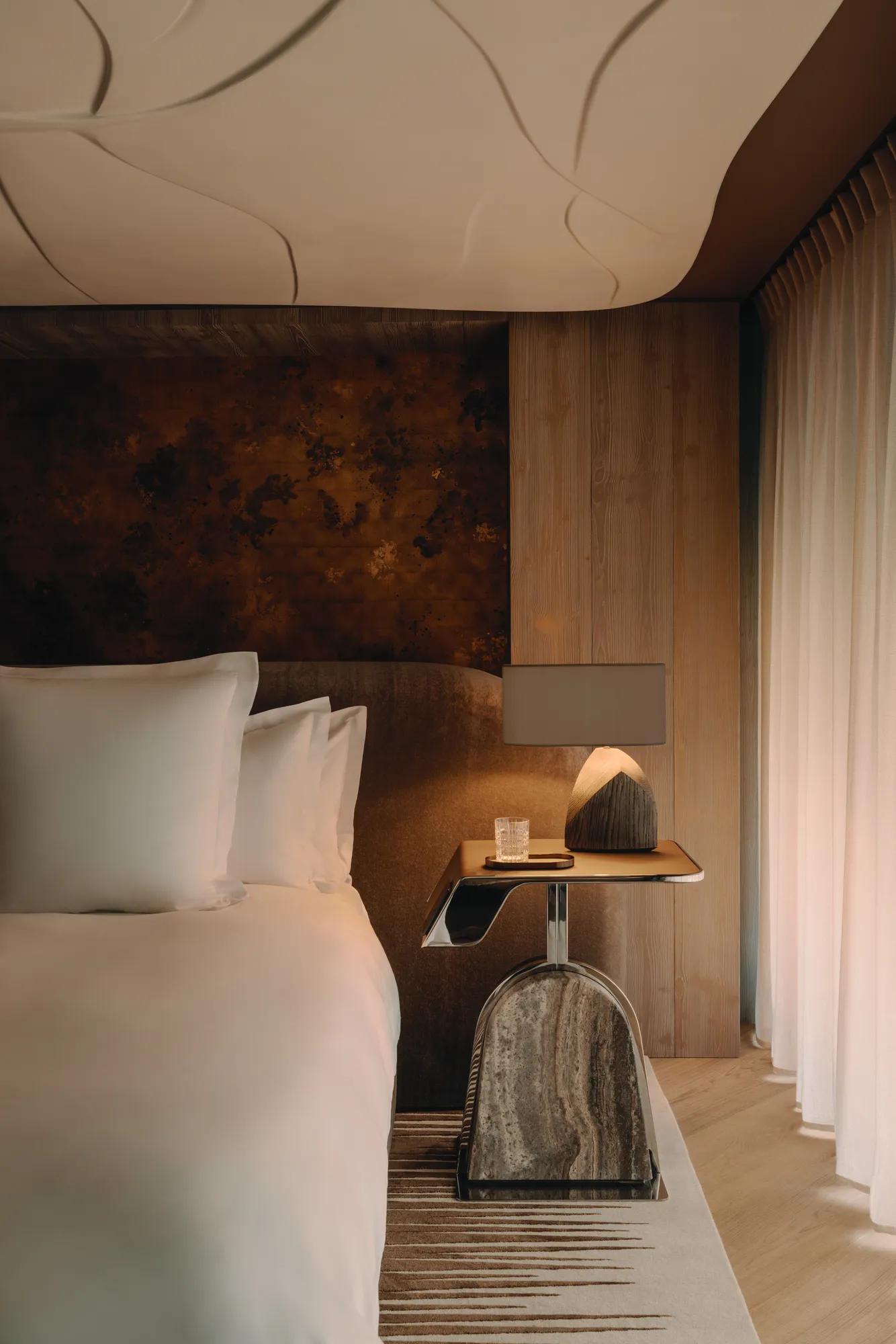 ROOM SIGNATURE SUITE BEDROOM