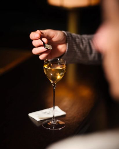 伦敦瑰丽酒店 Scarfes Bar 酒吧菜单：“英雄与恶棍”