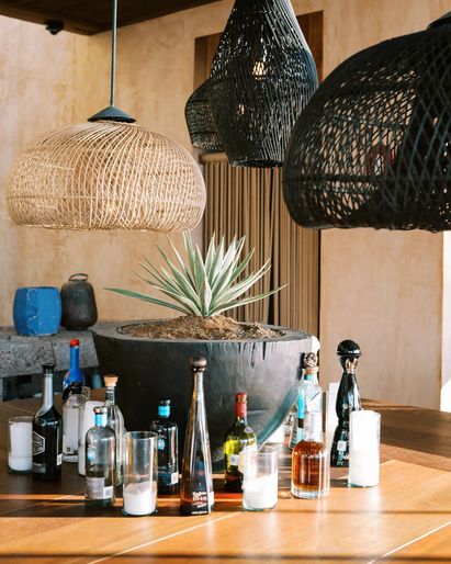 Mesa de degustación de licores de agave de Barra Peñasco
