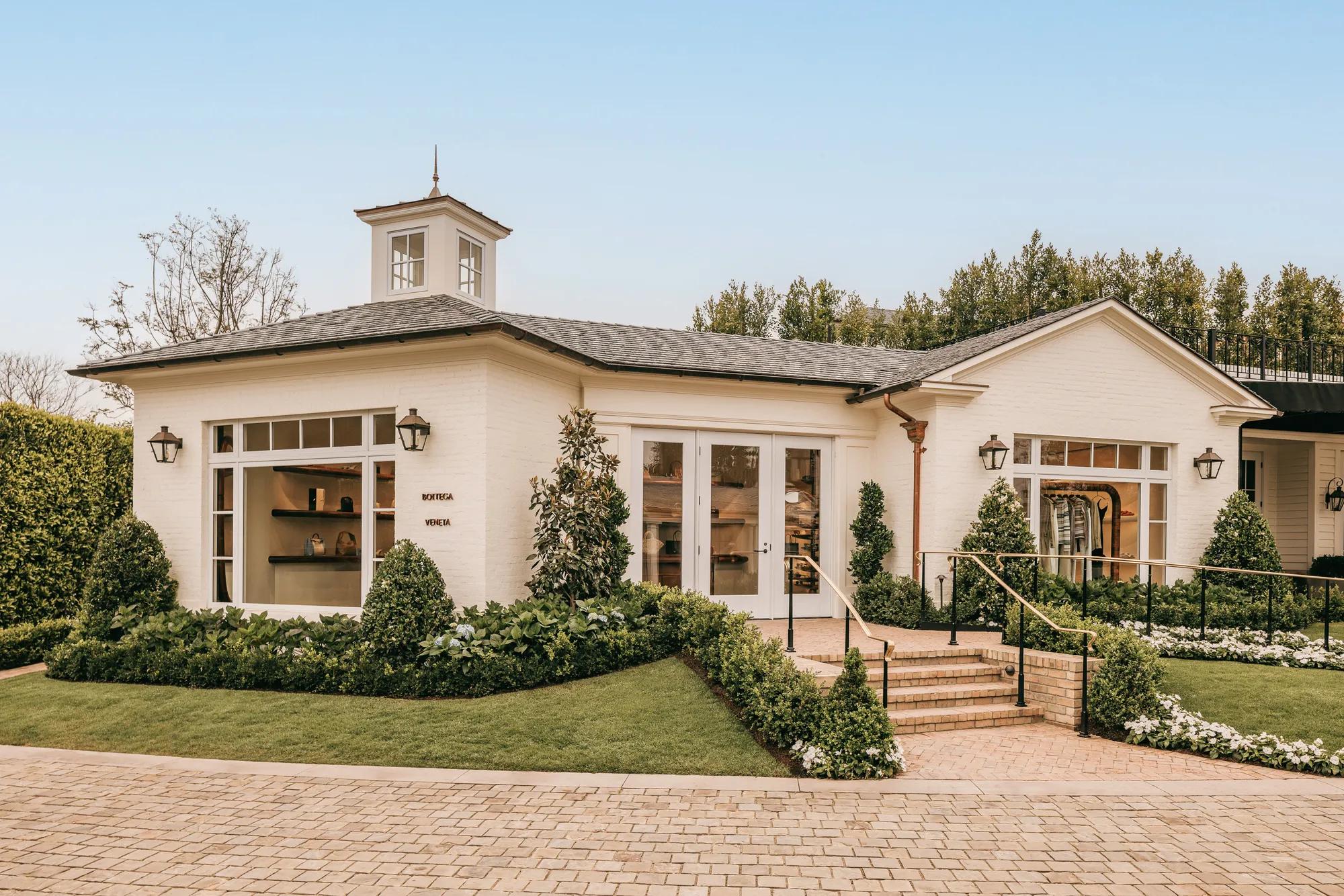 Outdoors of Bottega Venetta 