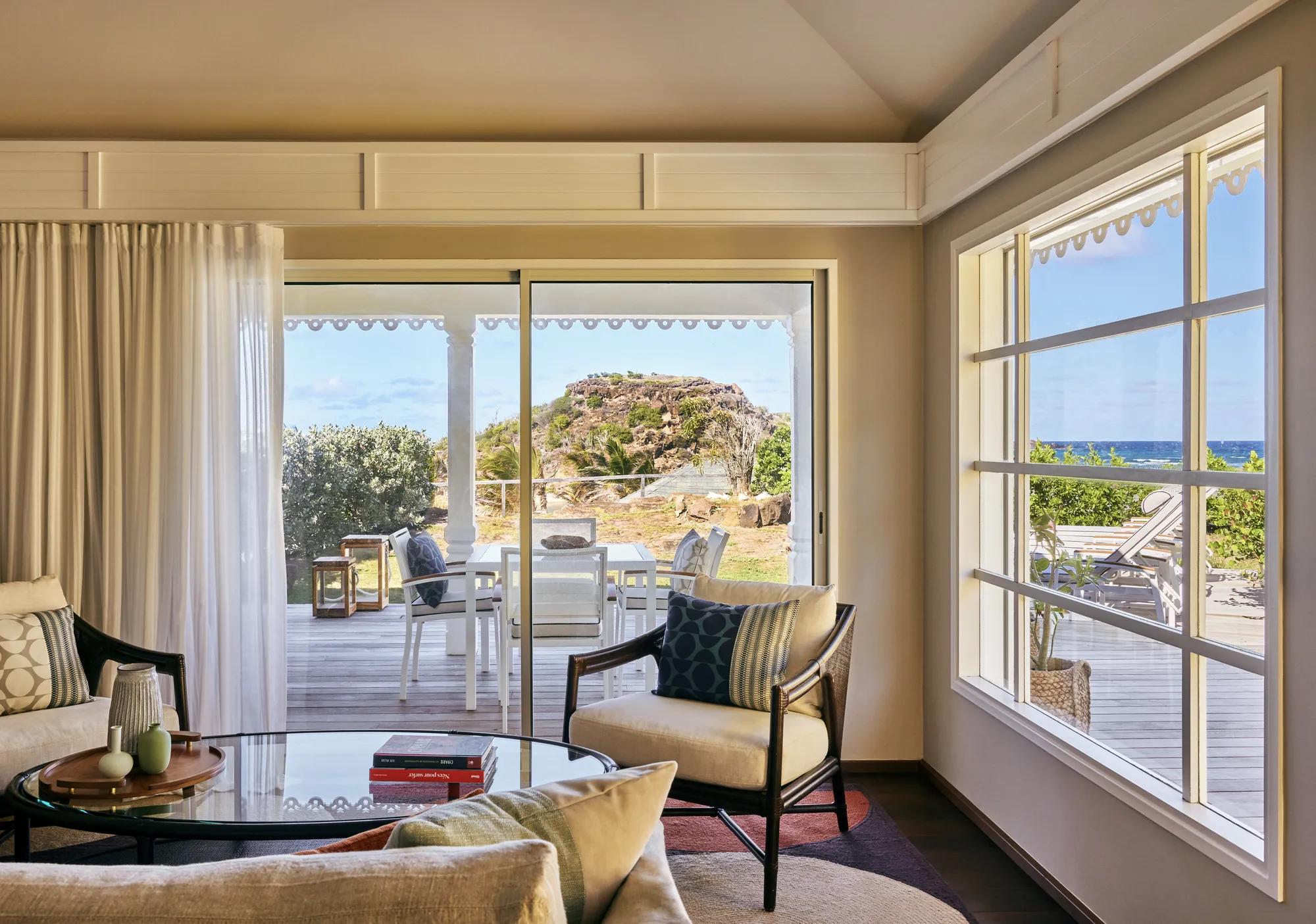 accommodations pelicansuite livingroom