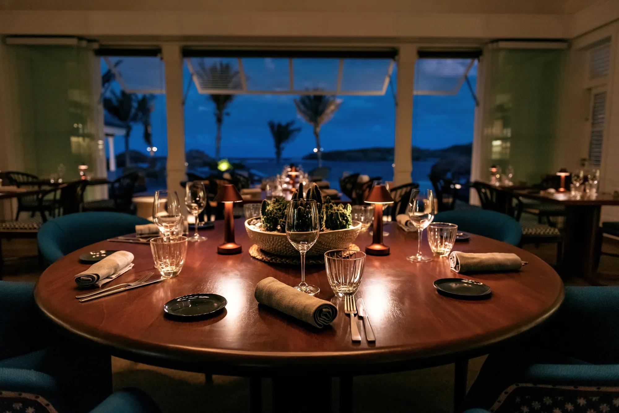 taste restaurant night design