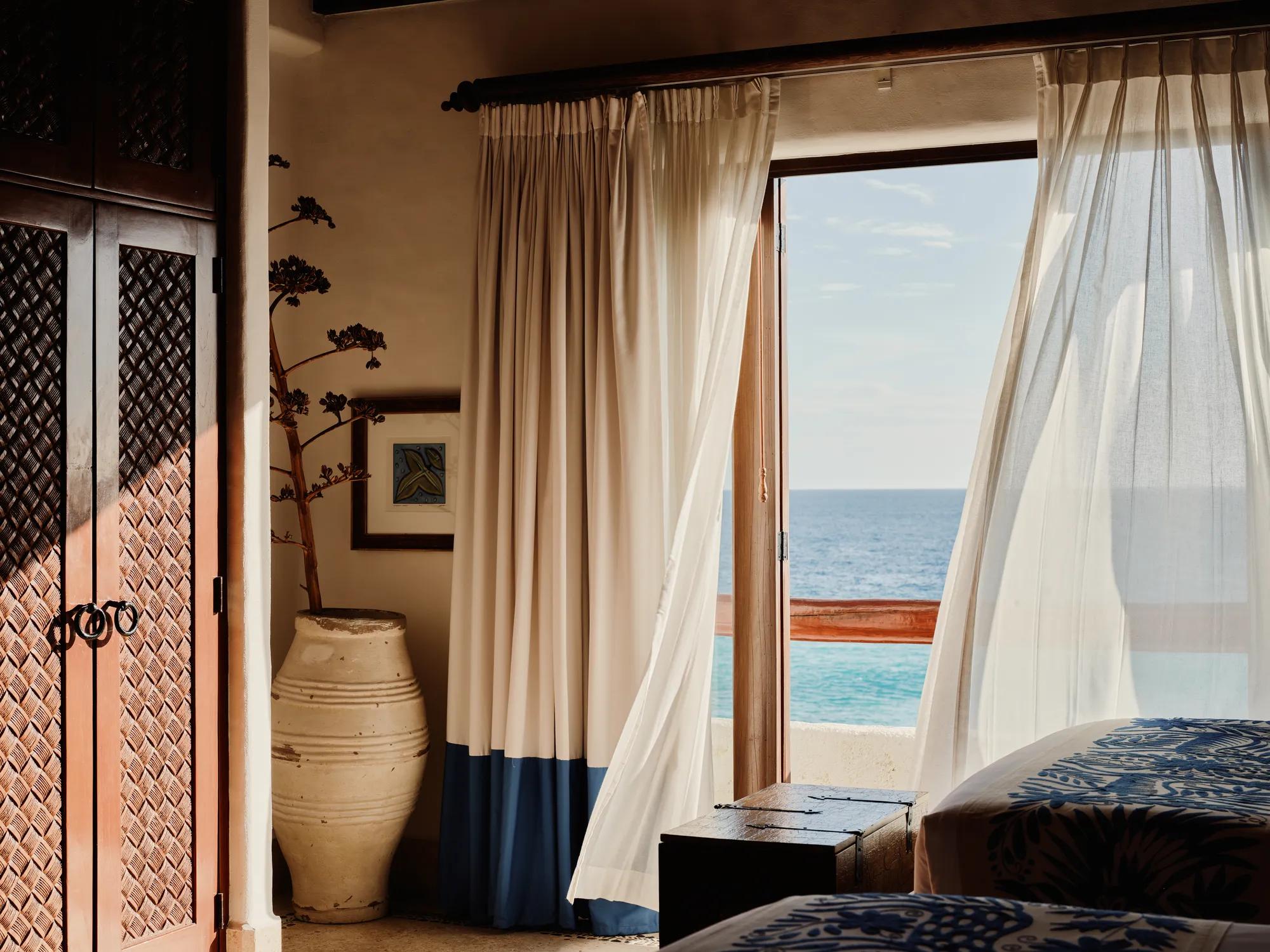 Hotel Villa Oceanfront Night