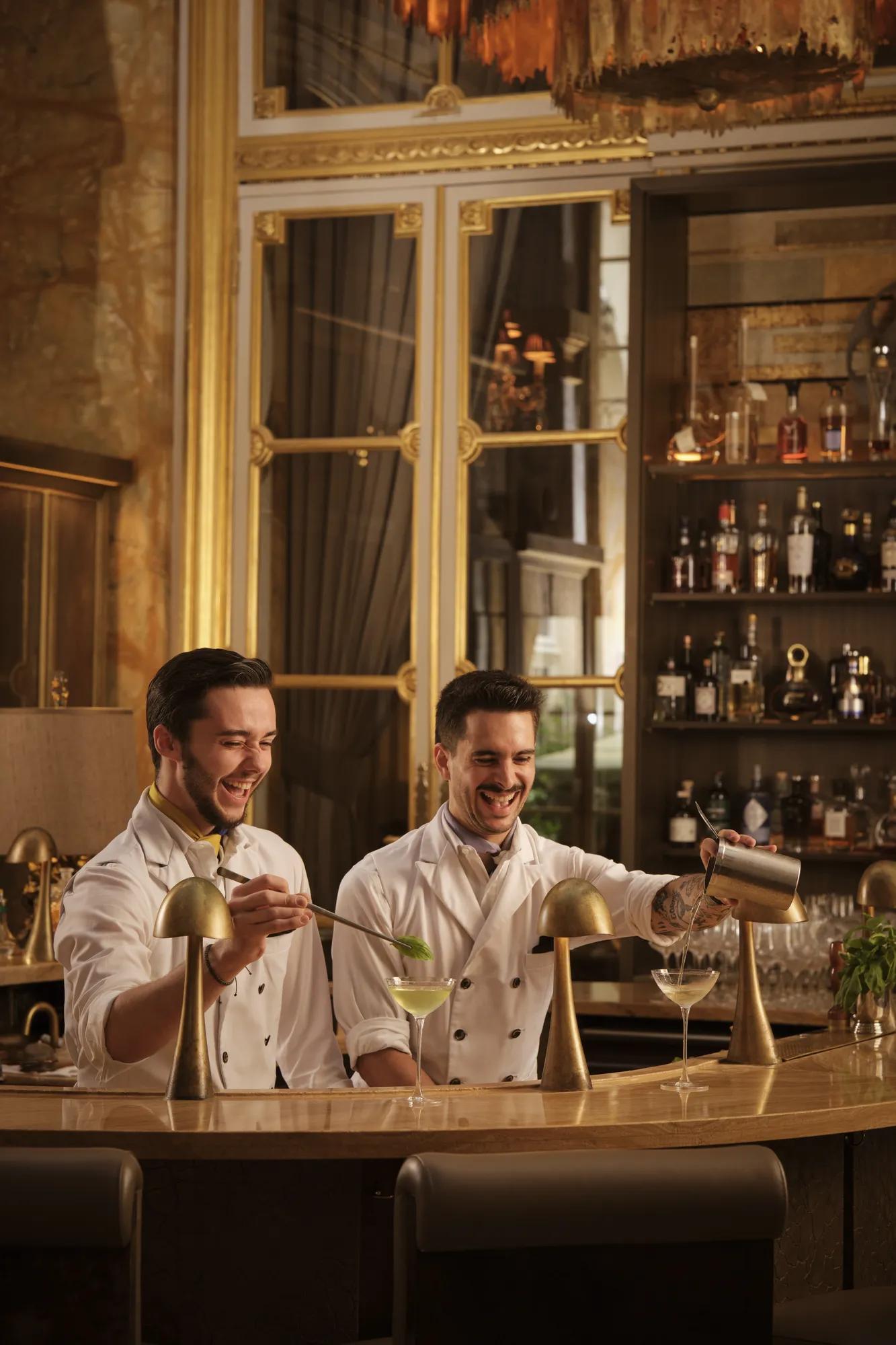 Bar-Les-Ambassadeurs Basil-2-crisbarnett