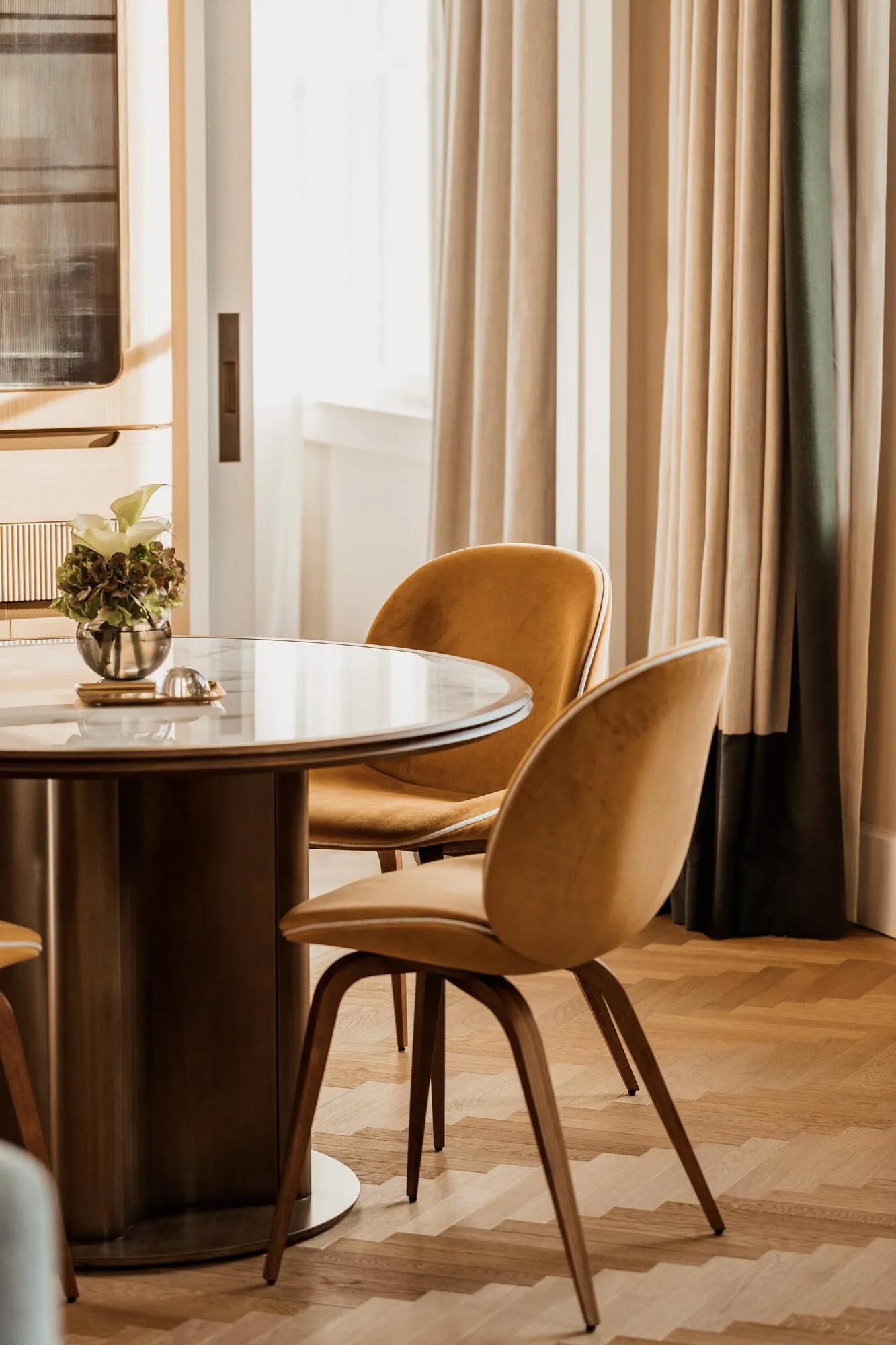 Rooms Suites Executive Suite Dining Table WhatTheFox