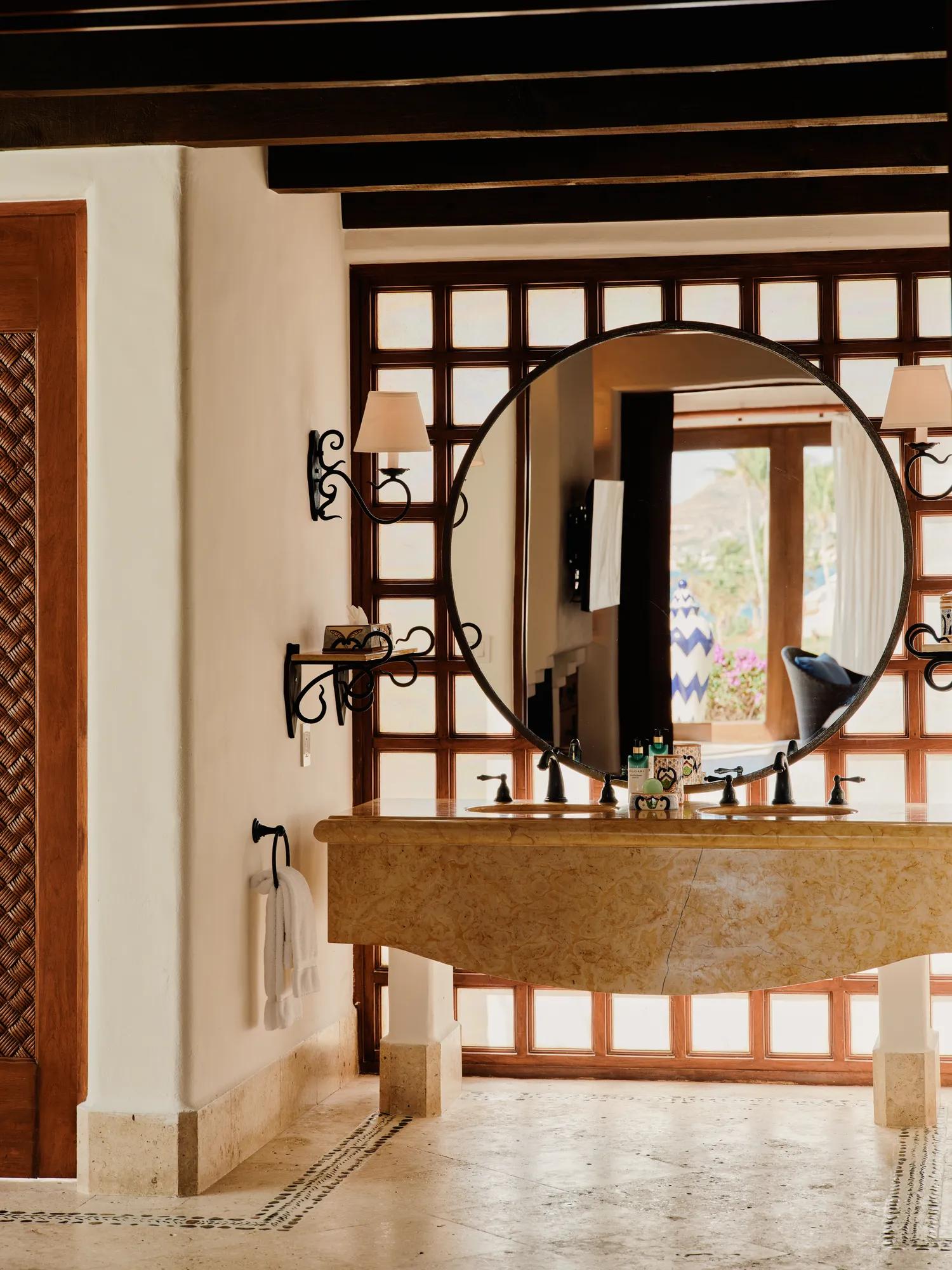 HotelVilla Oceanfront Night