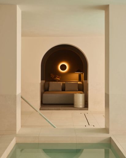 Wellness Asaya Pool Lounge 