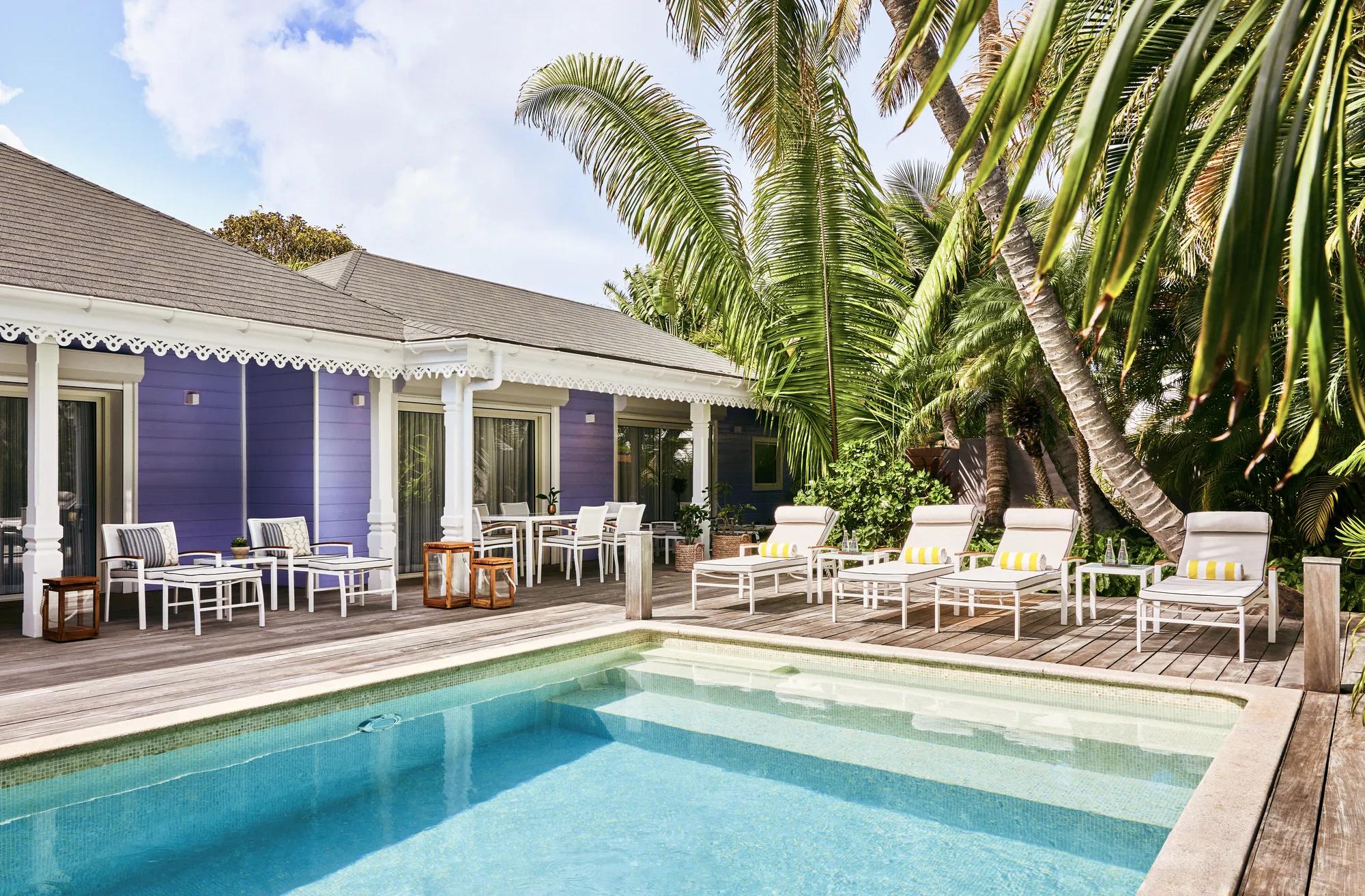 accommodations hibiscussuite exterior pool angle