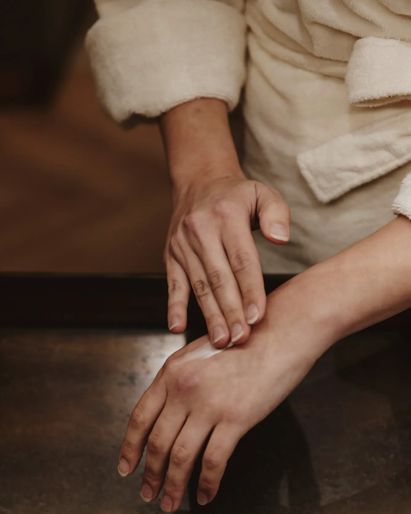 Asaya Spa Treatment Nail Service