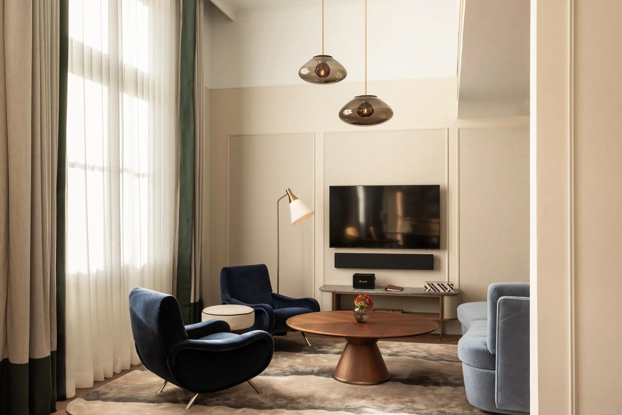 Rooms Suite Executive Suite Living Room WhatTheFox