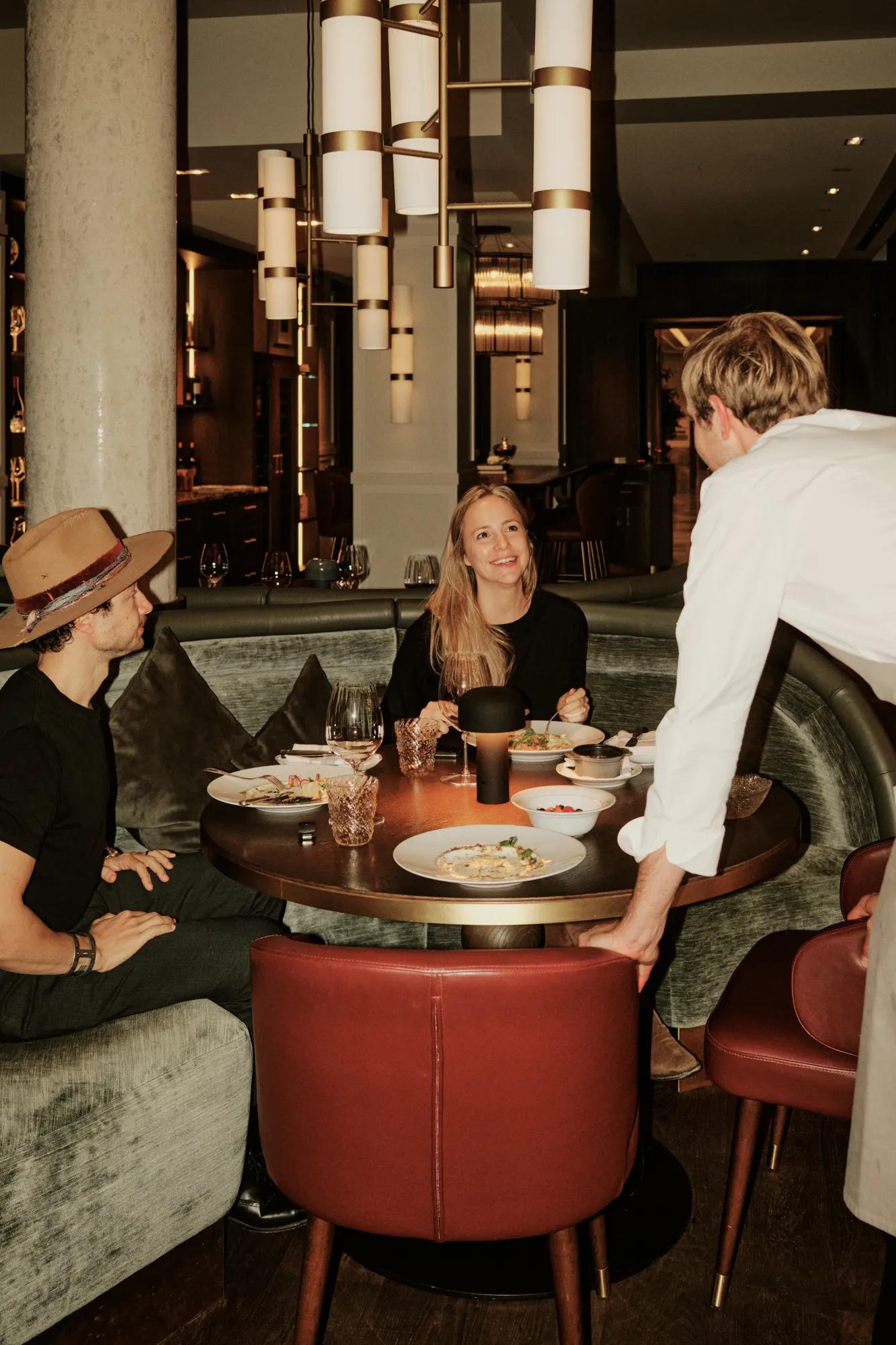 Brasserie Cuvillies Photoshooting Kitchen chef