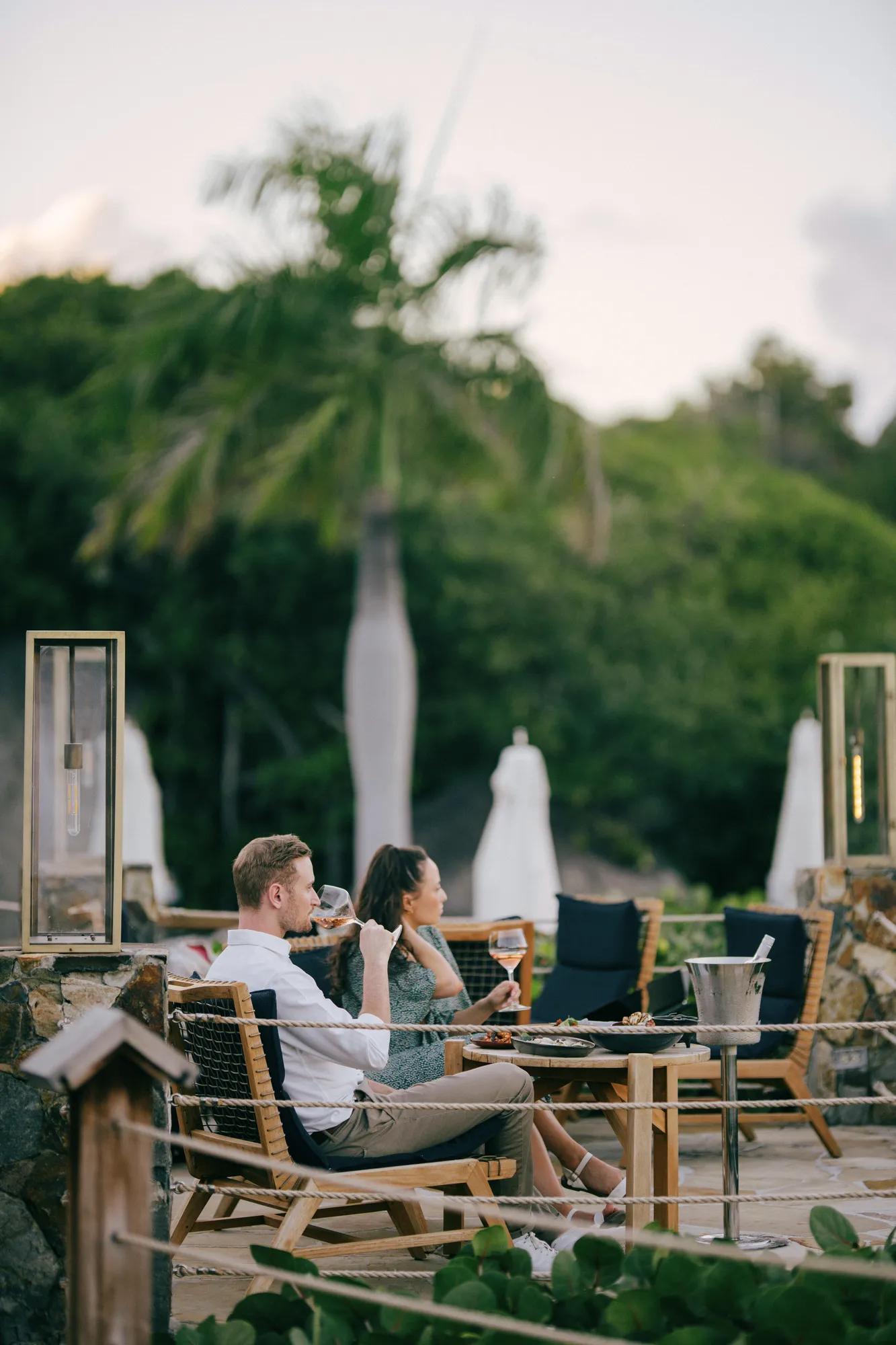 Pavilion Lounge Dining