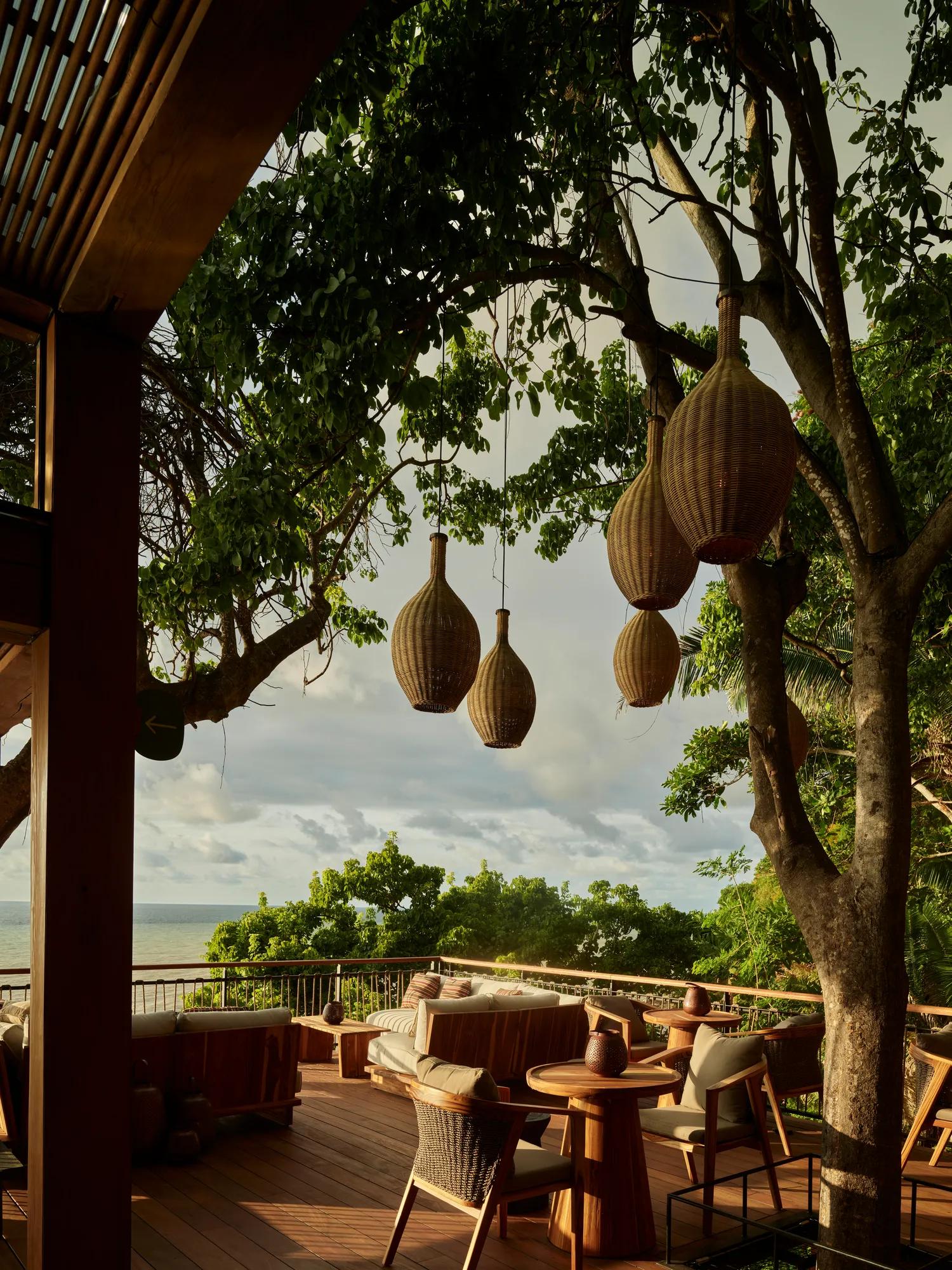 RWMDR_Facilities_Restaurant_Barra-Penasco_Terrace_Ocean-View_Lounge_Corner