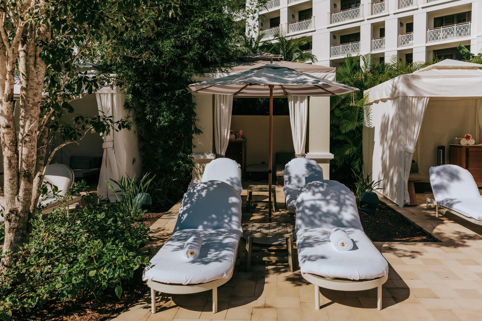 PublicSpaces S M Pools Cabanas 009