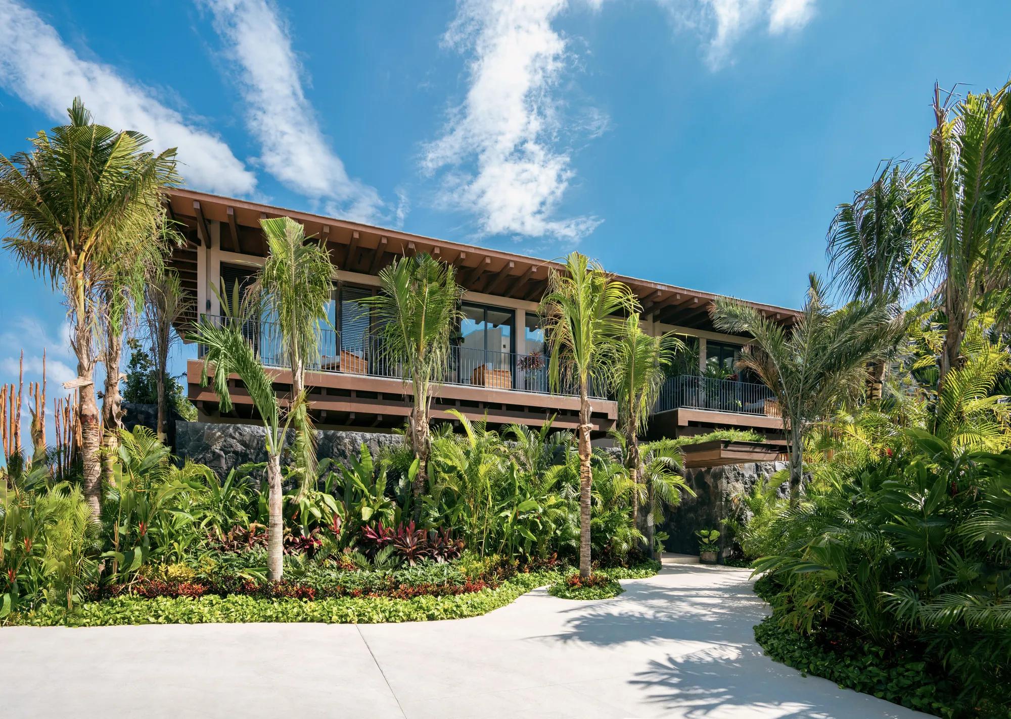 Beachfront Six Bedroom Villa