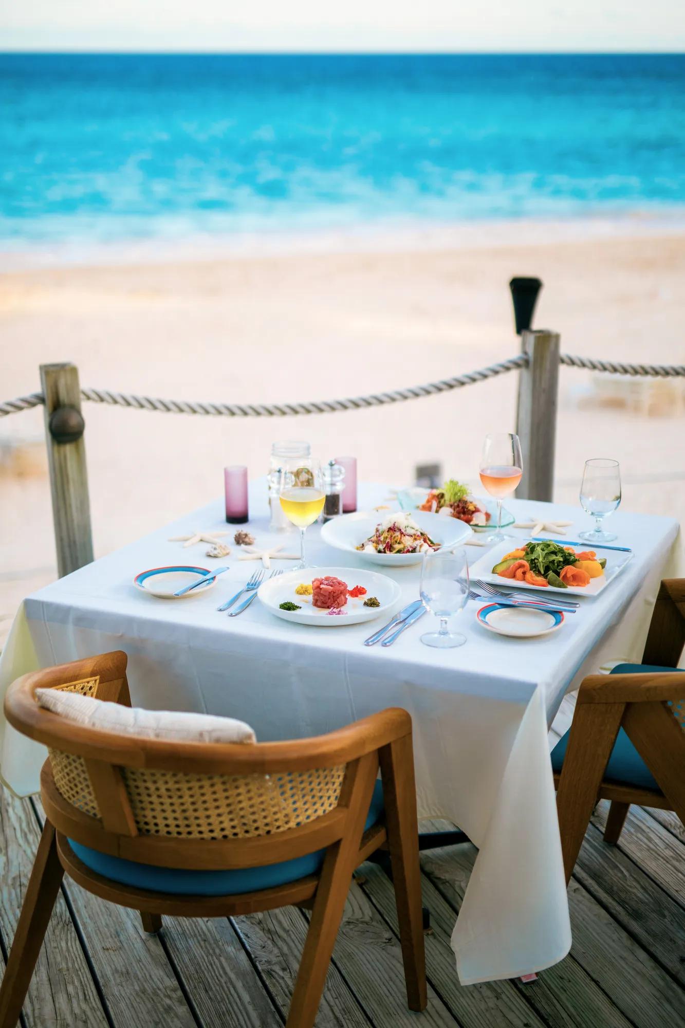 FB Restaurant BeachClub BeachFrontTable 1