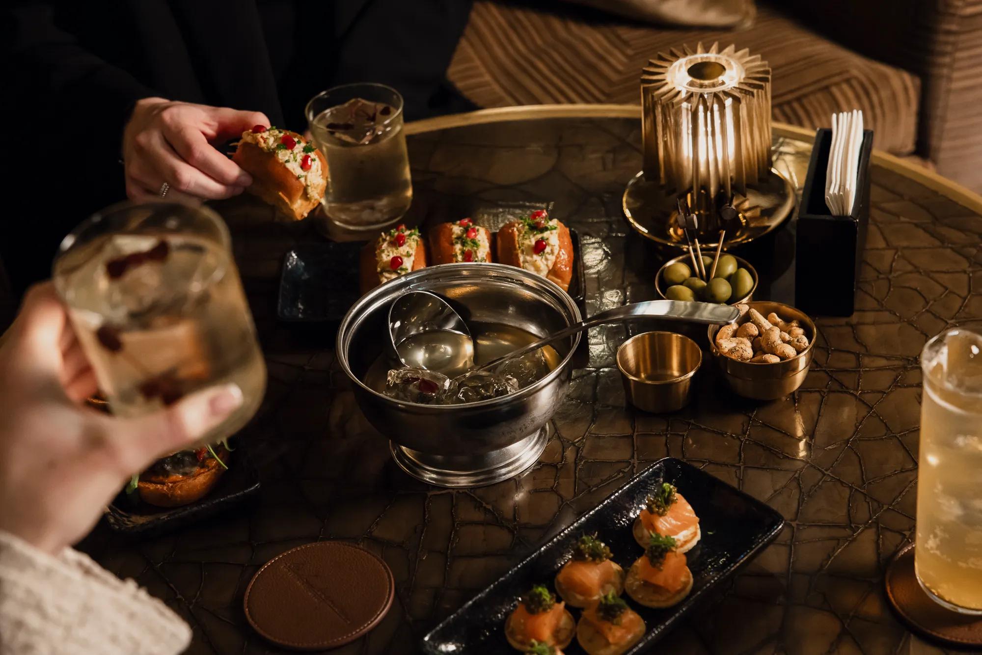 Bar Les Ambassadeurs atmosphere