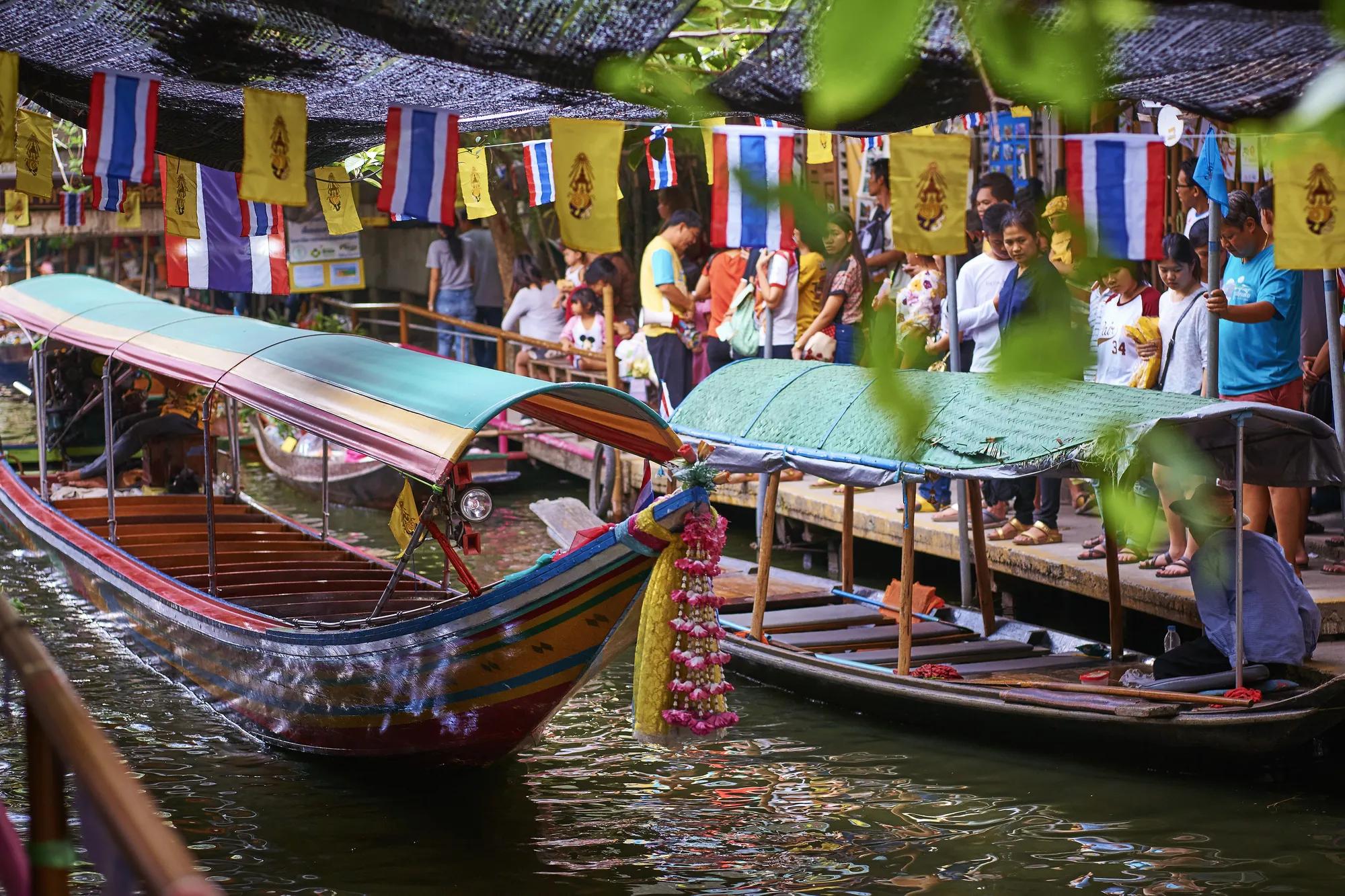 Destination FloatingMarket 1