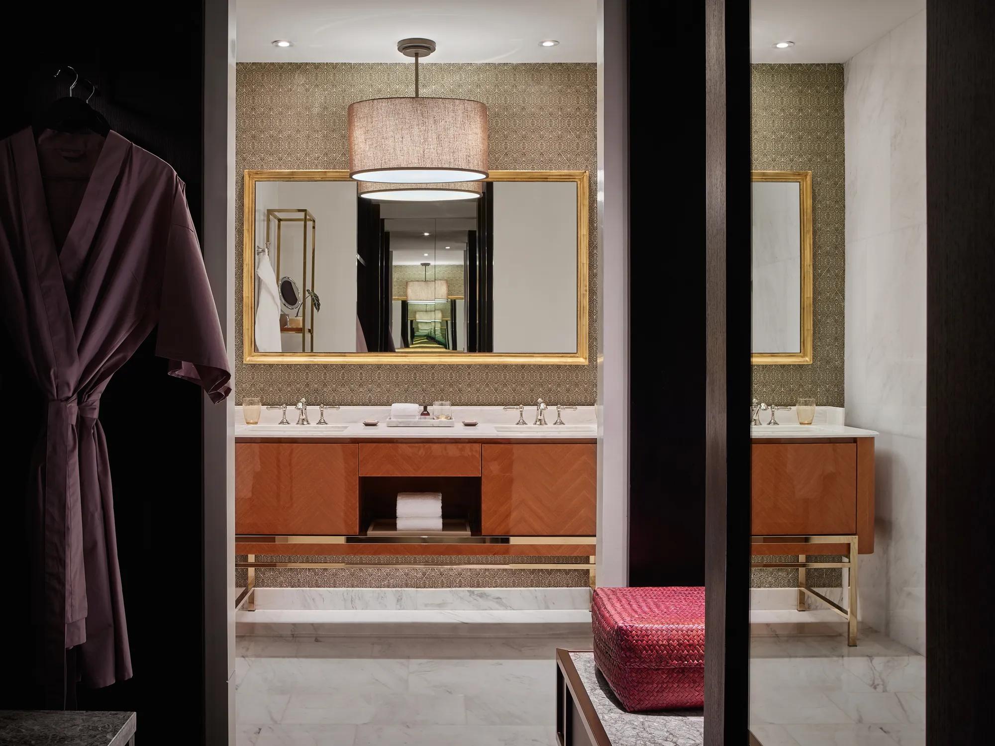 Manor-Suite Bathroom