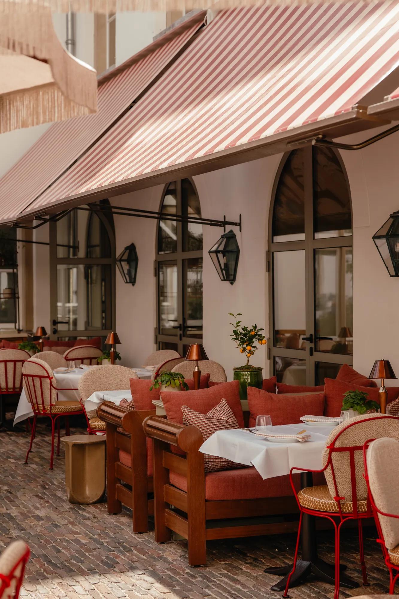 Food Beverage Restaurant Eeuwen terrace