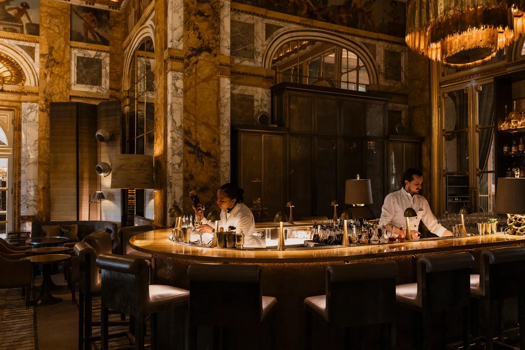 Bar-Les-Ambassadeurs Basil-2-crisbarnett