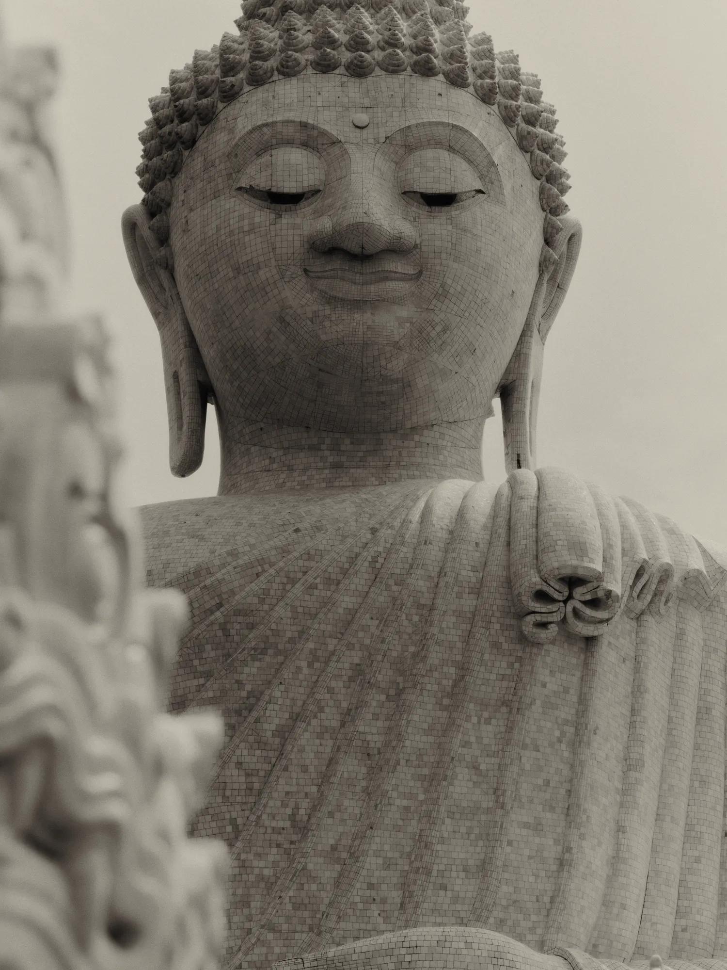 The Big Buddha, Above It All