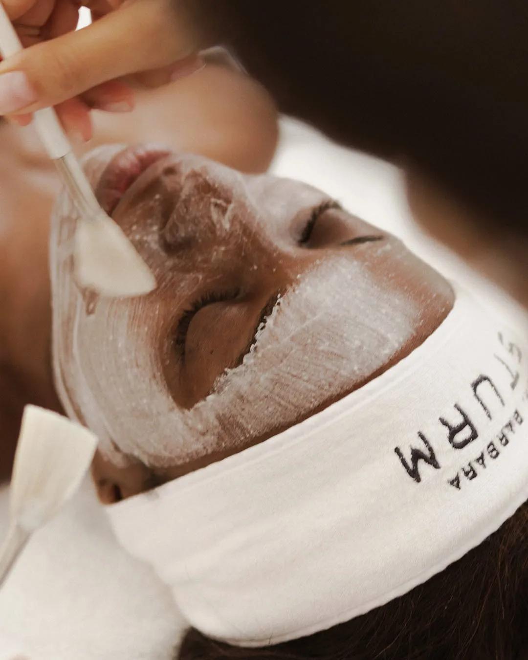 Signature STURMGLOW™ Facial