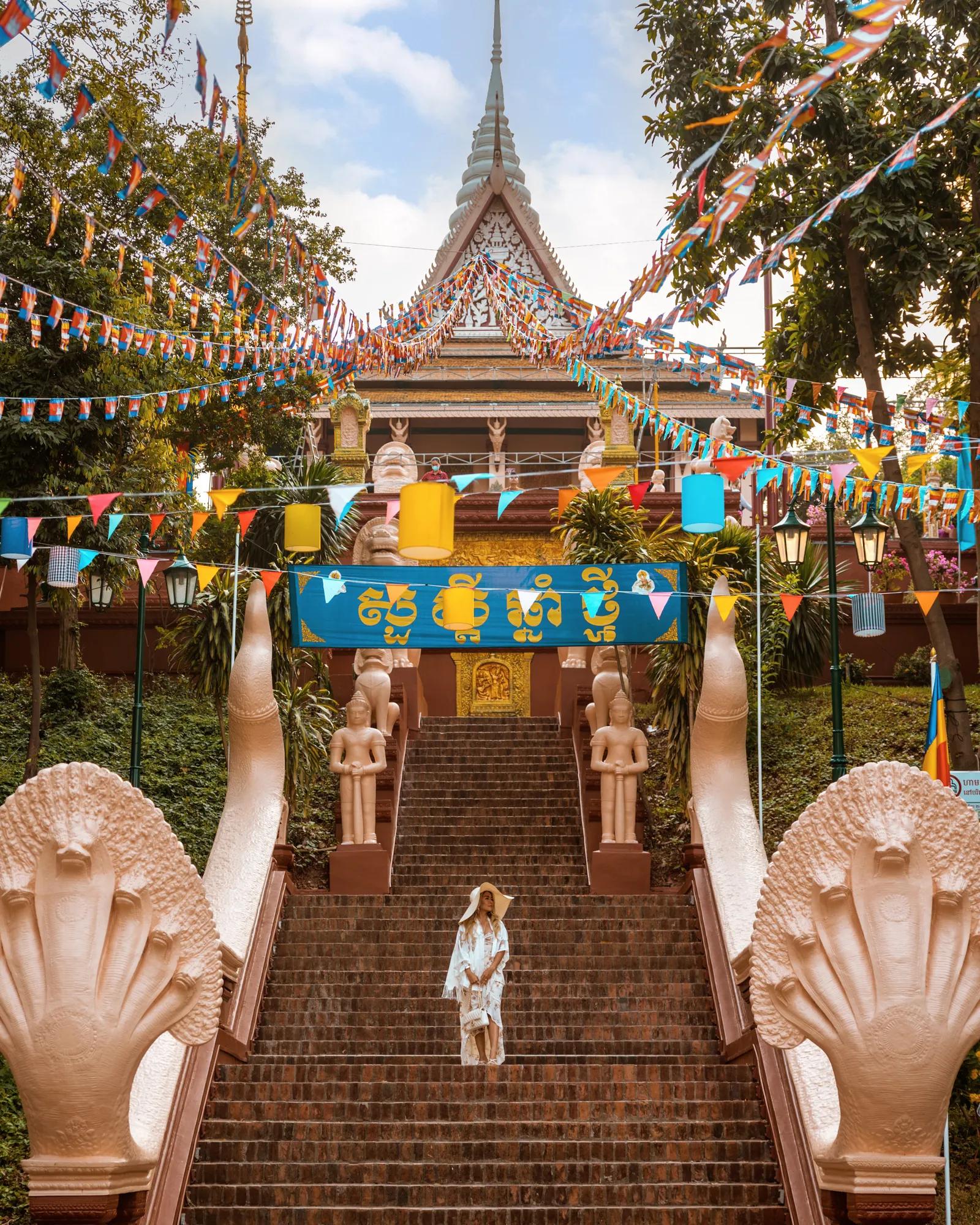 Detsination LifeStyle Wat Phnom