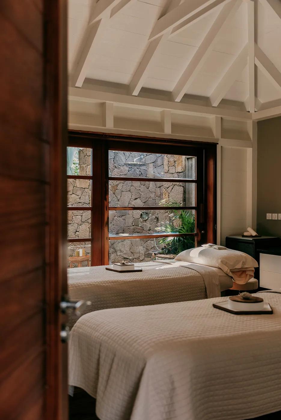 wellness couples treatment massage