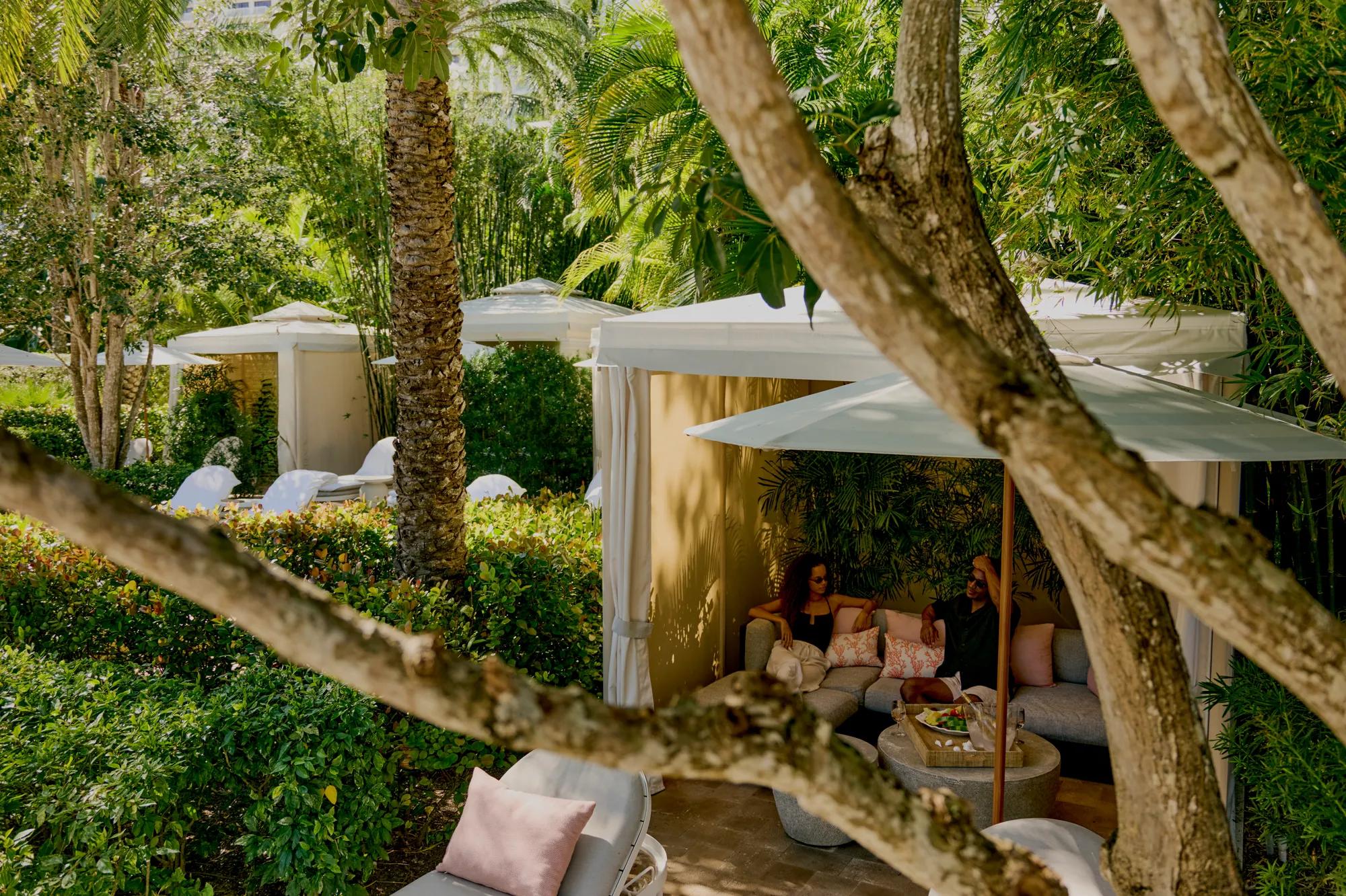 PublicSpaces S M Pools Cabanas 009