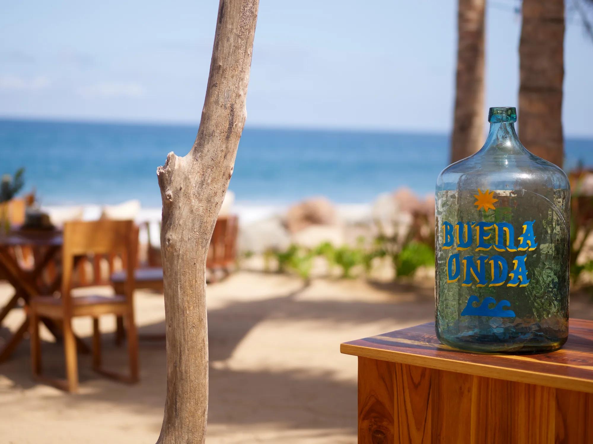 Buena Onda beachfront dining